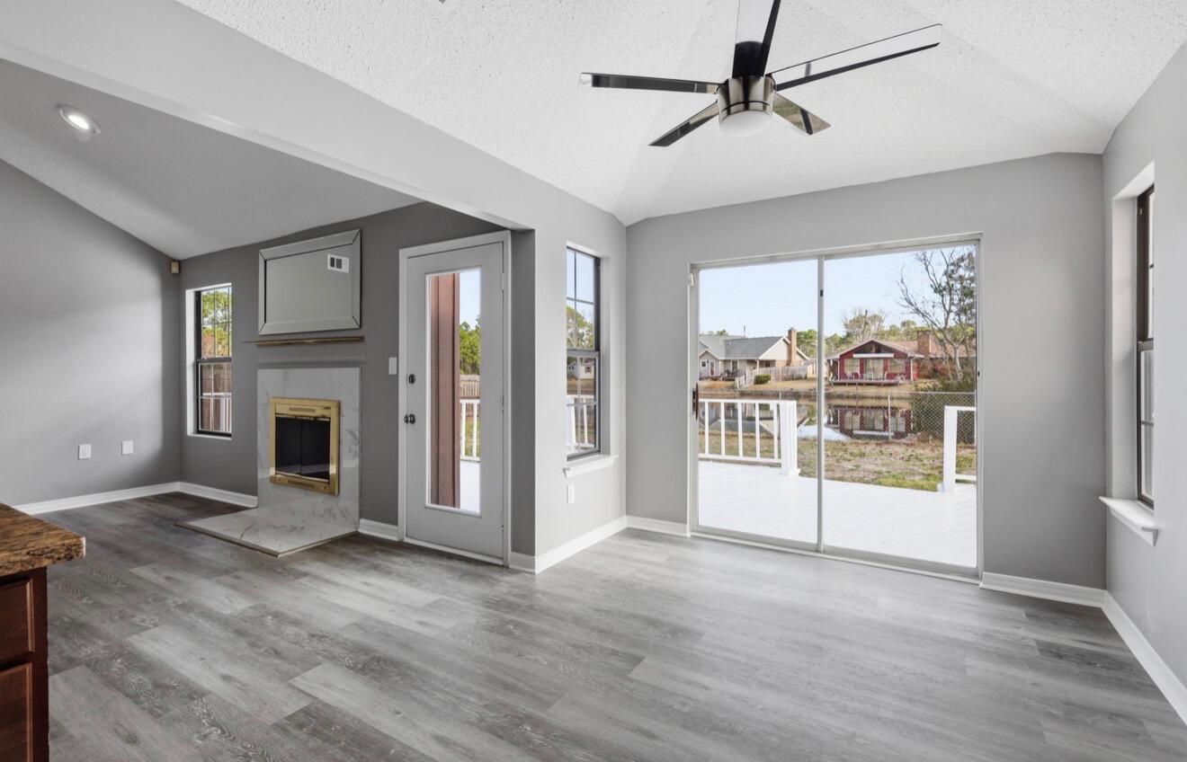 TIMBERLAKE ESTATES - Residential