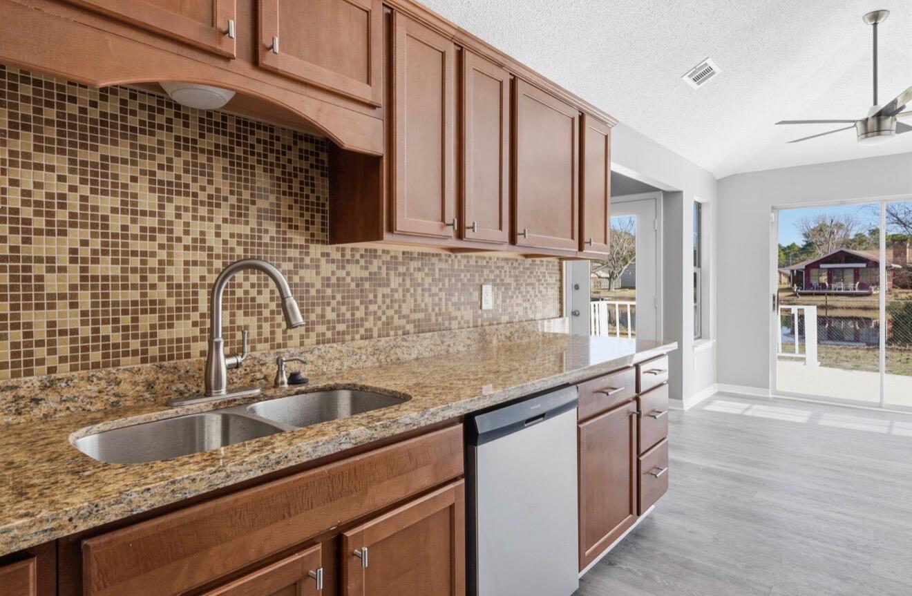 TIMBERLAKE ESTATES - Residential