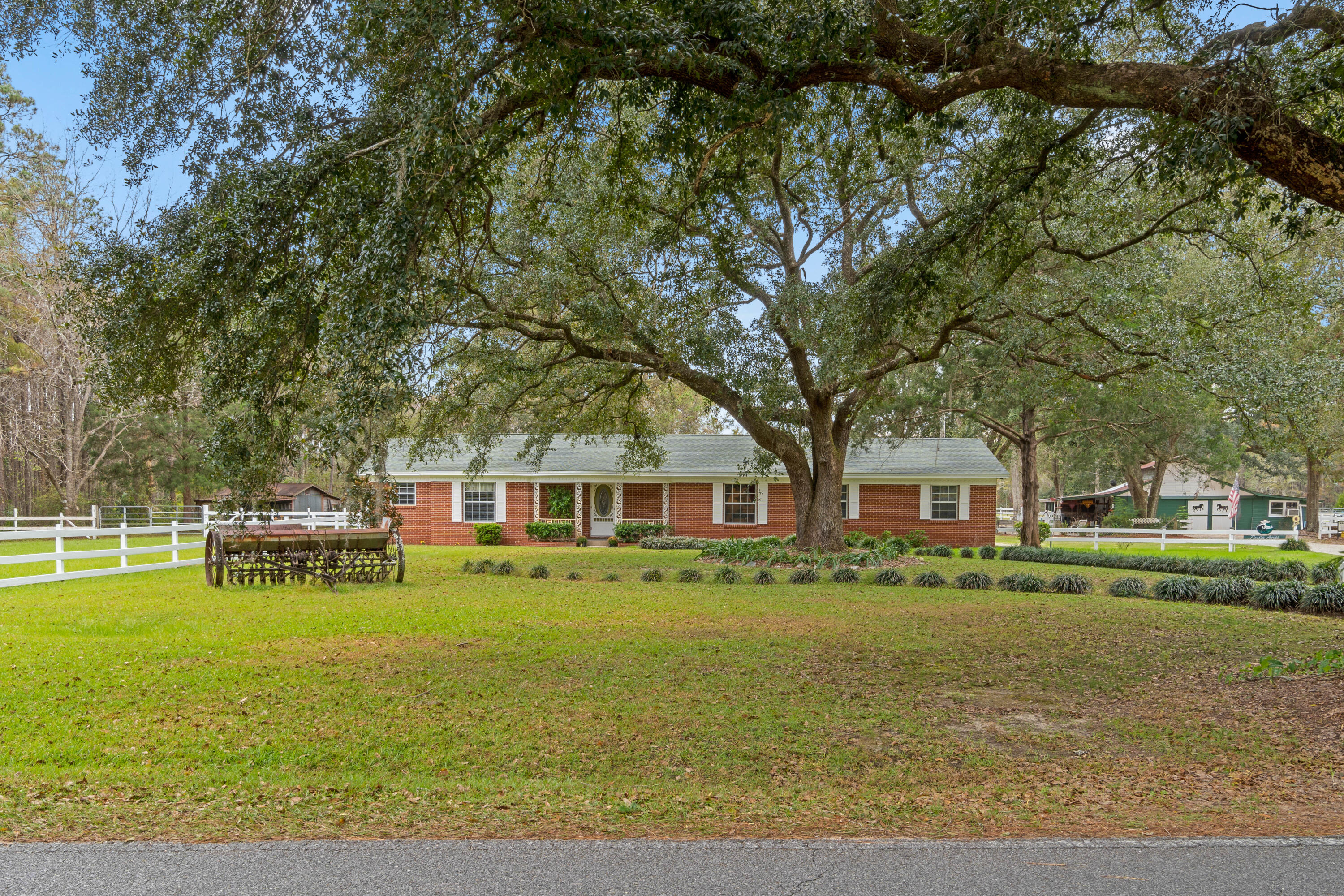 NO RECORDED SUBDIVISION - Residential