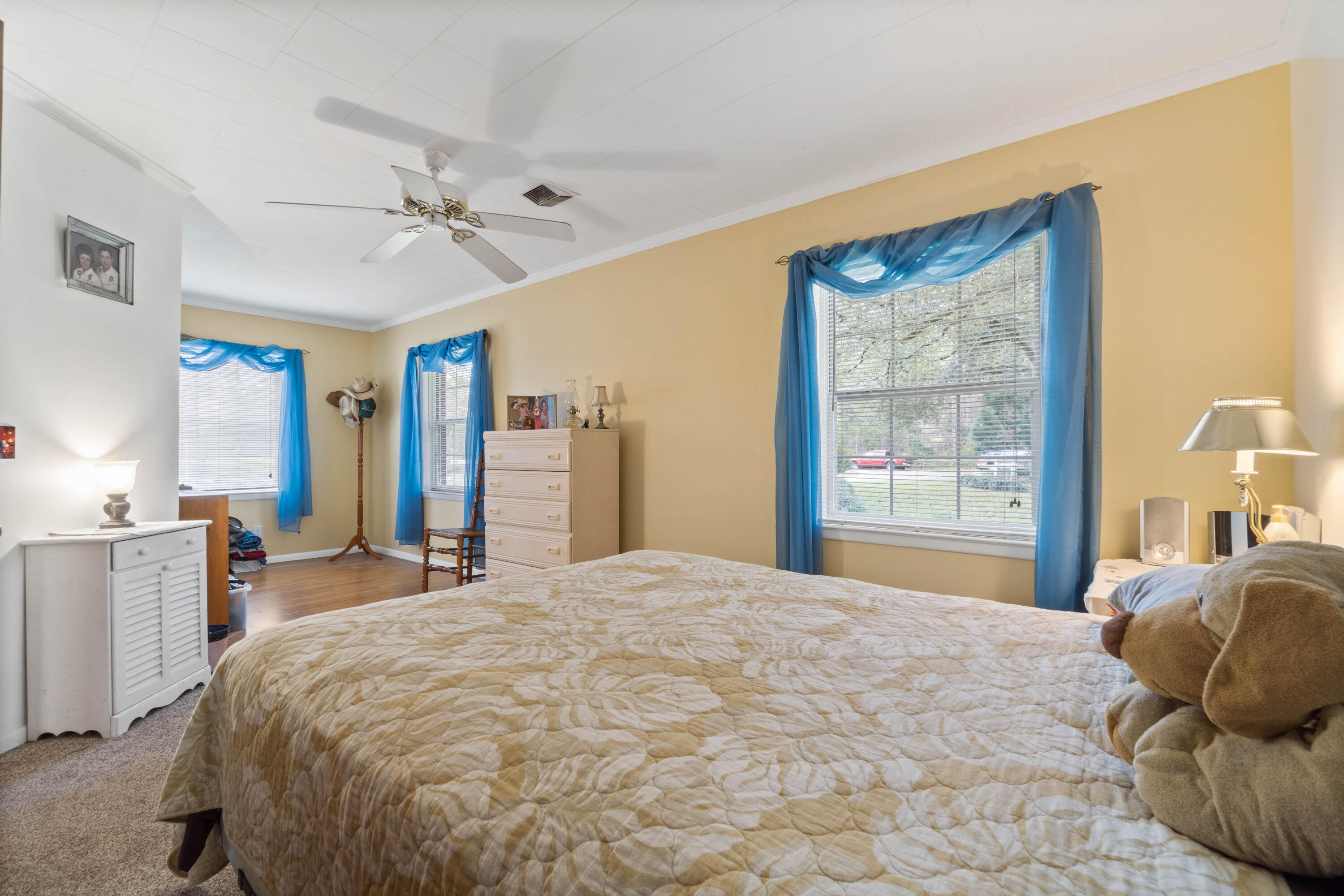 NO RECORDED SUBDIVISION - Residential