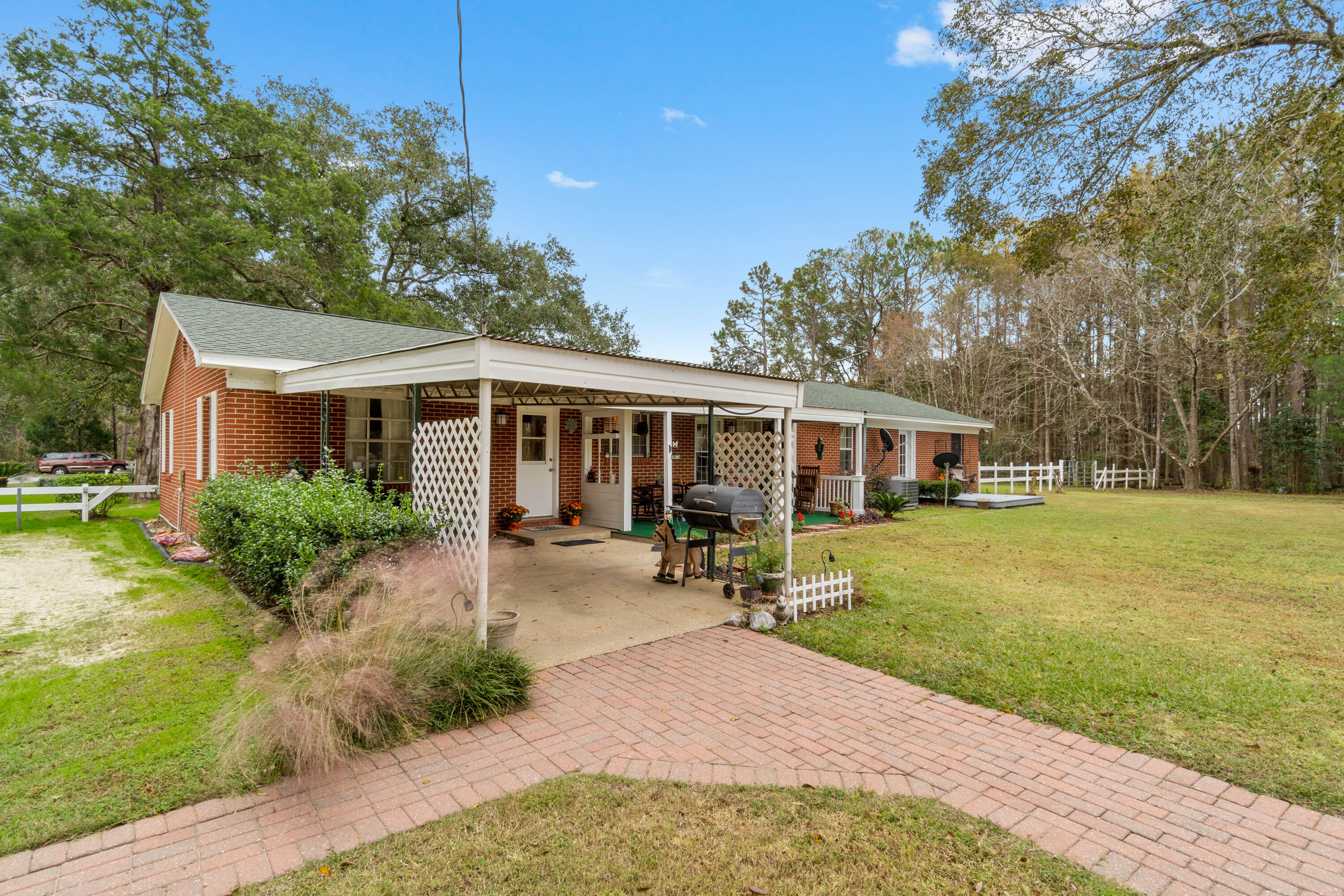 NO RECORDED SUBDIVISION - Residential