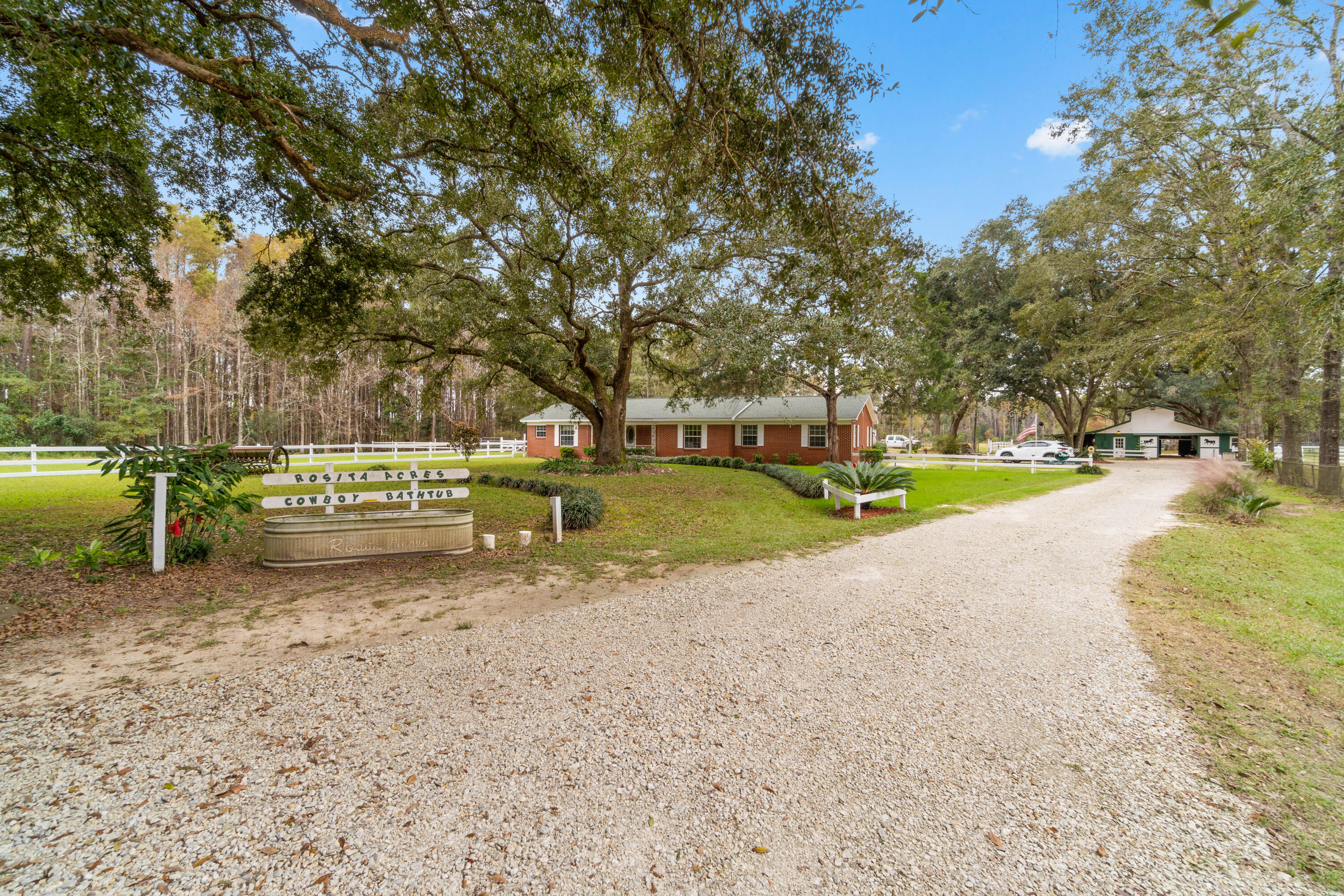 NO RECORDED SUBDIVISION - Residential