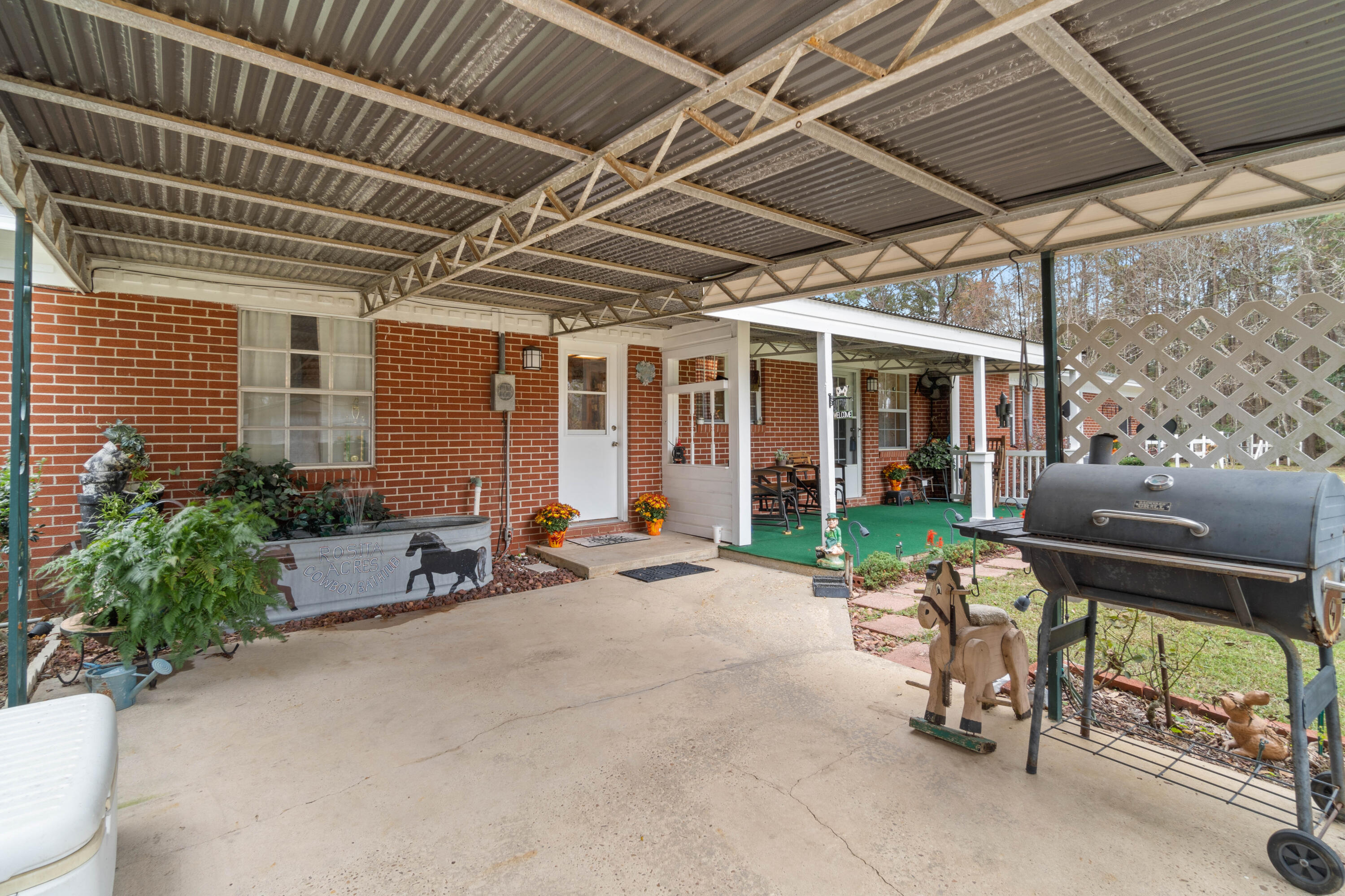 NO RECORDED SUBDIVISION - Residential