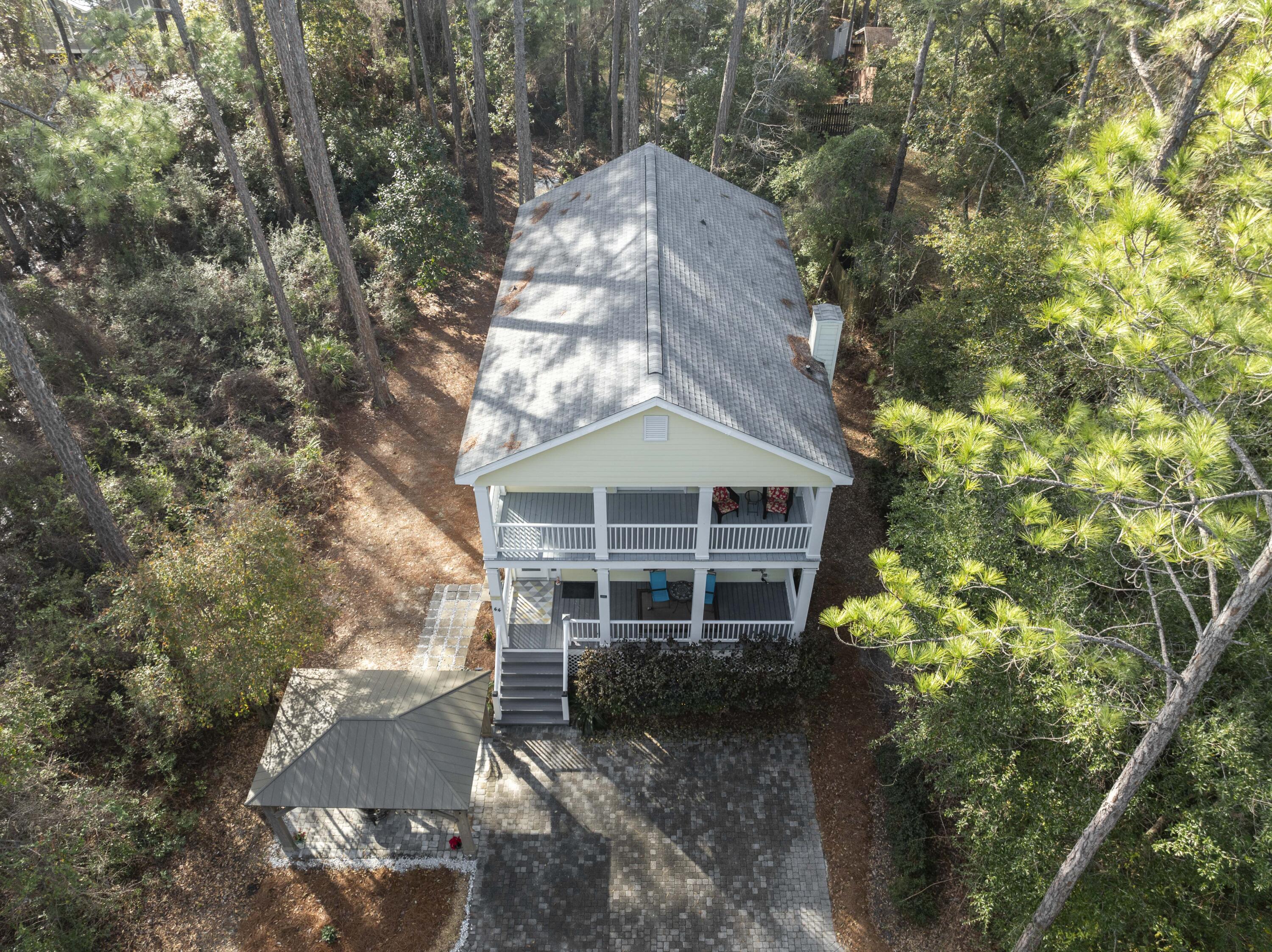 MAGNOLIA BEACH - Residential