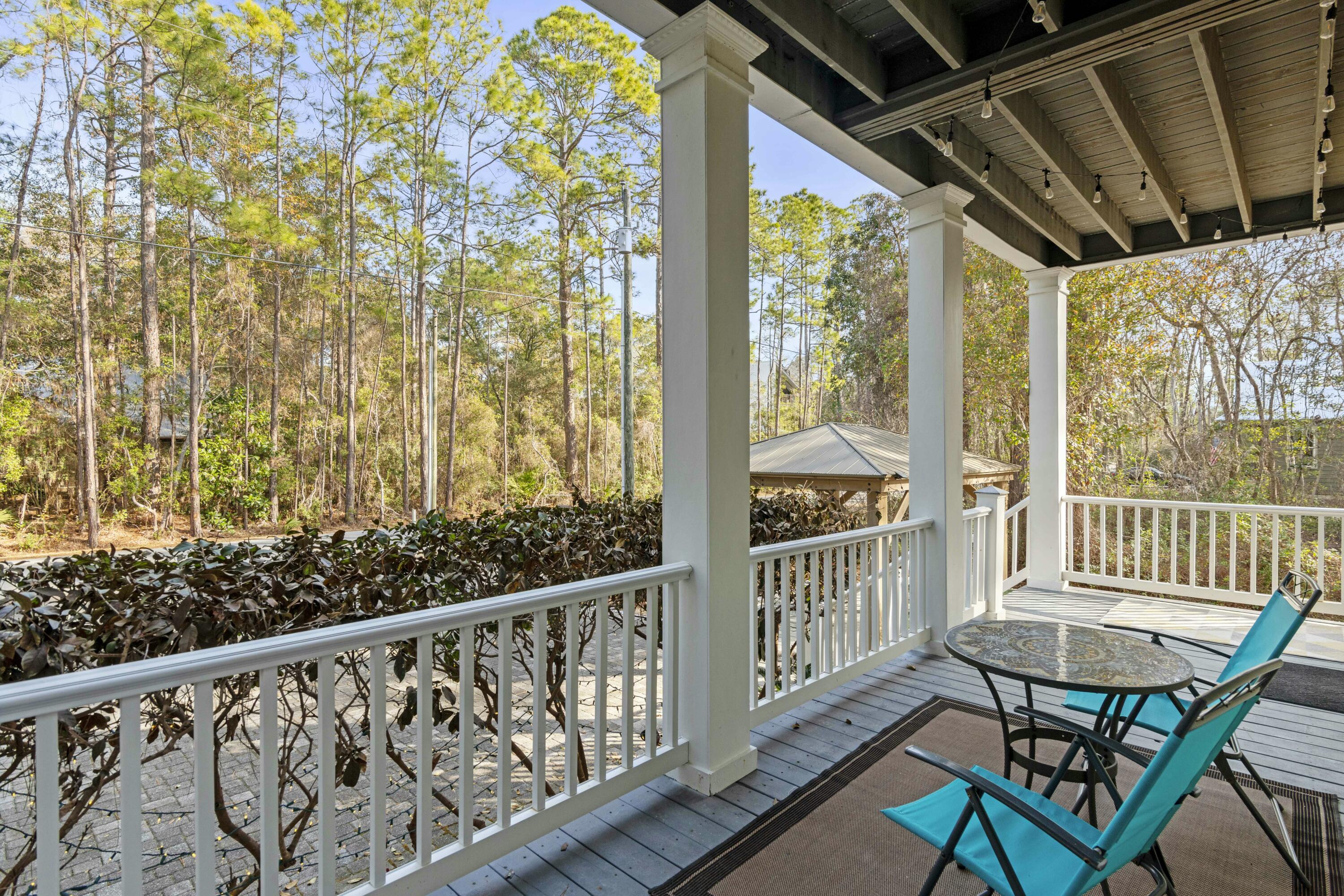 MAGNOLIA BEACH - Residential