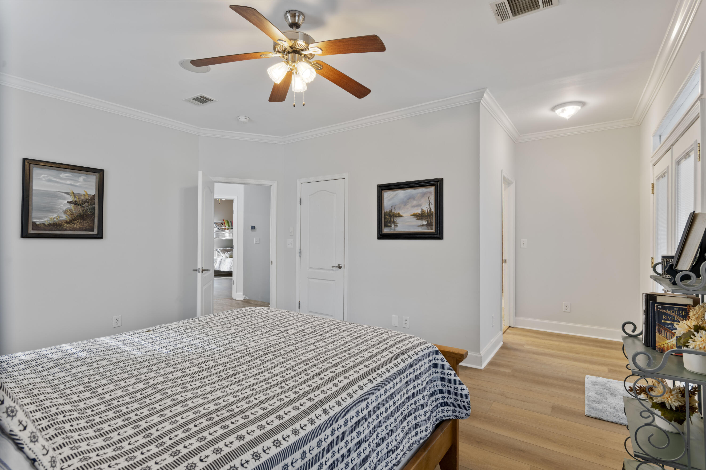 MAGNOLIA BEACH - Residential