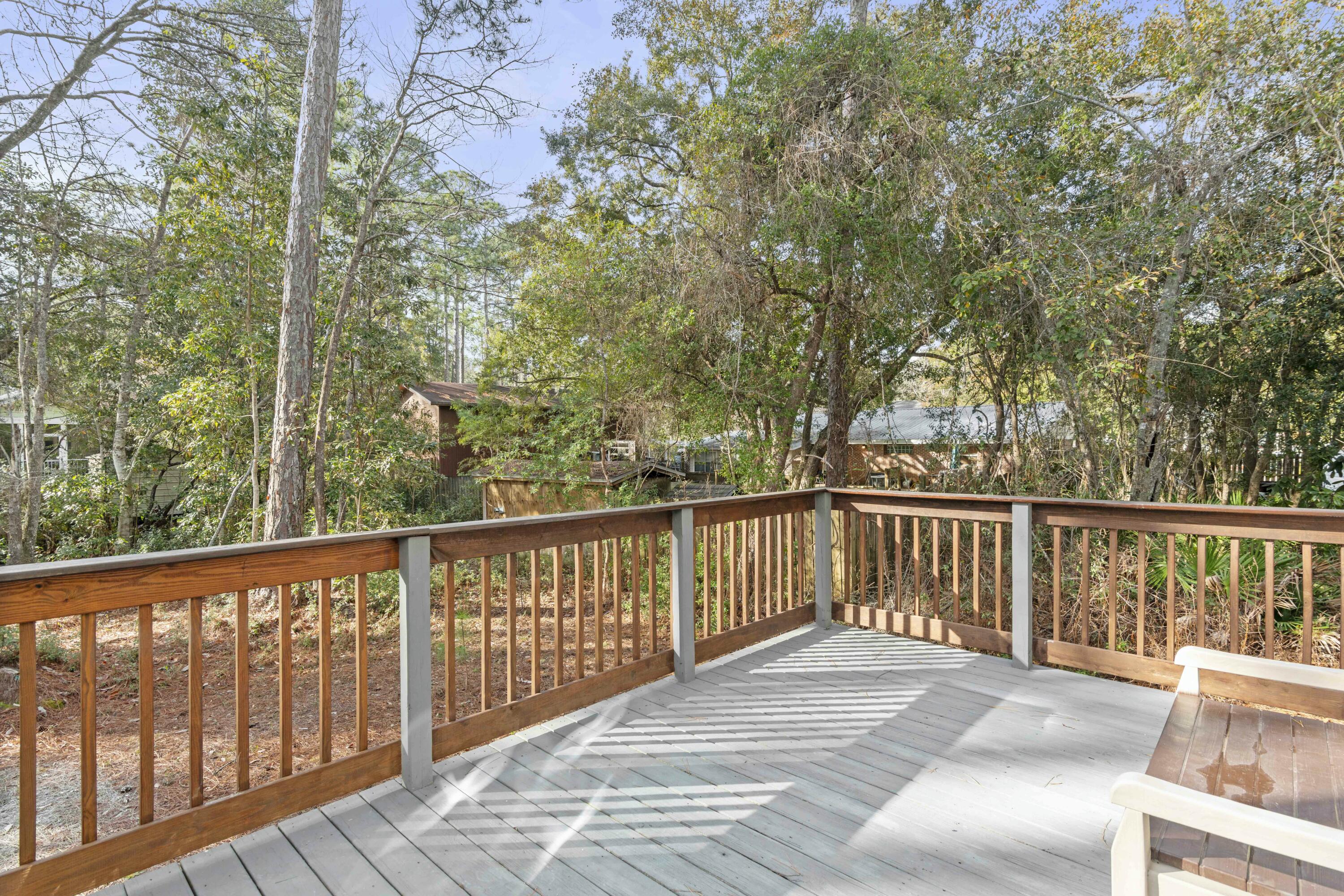 MAGNOLIA BEACH - Residential