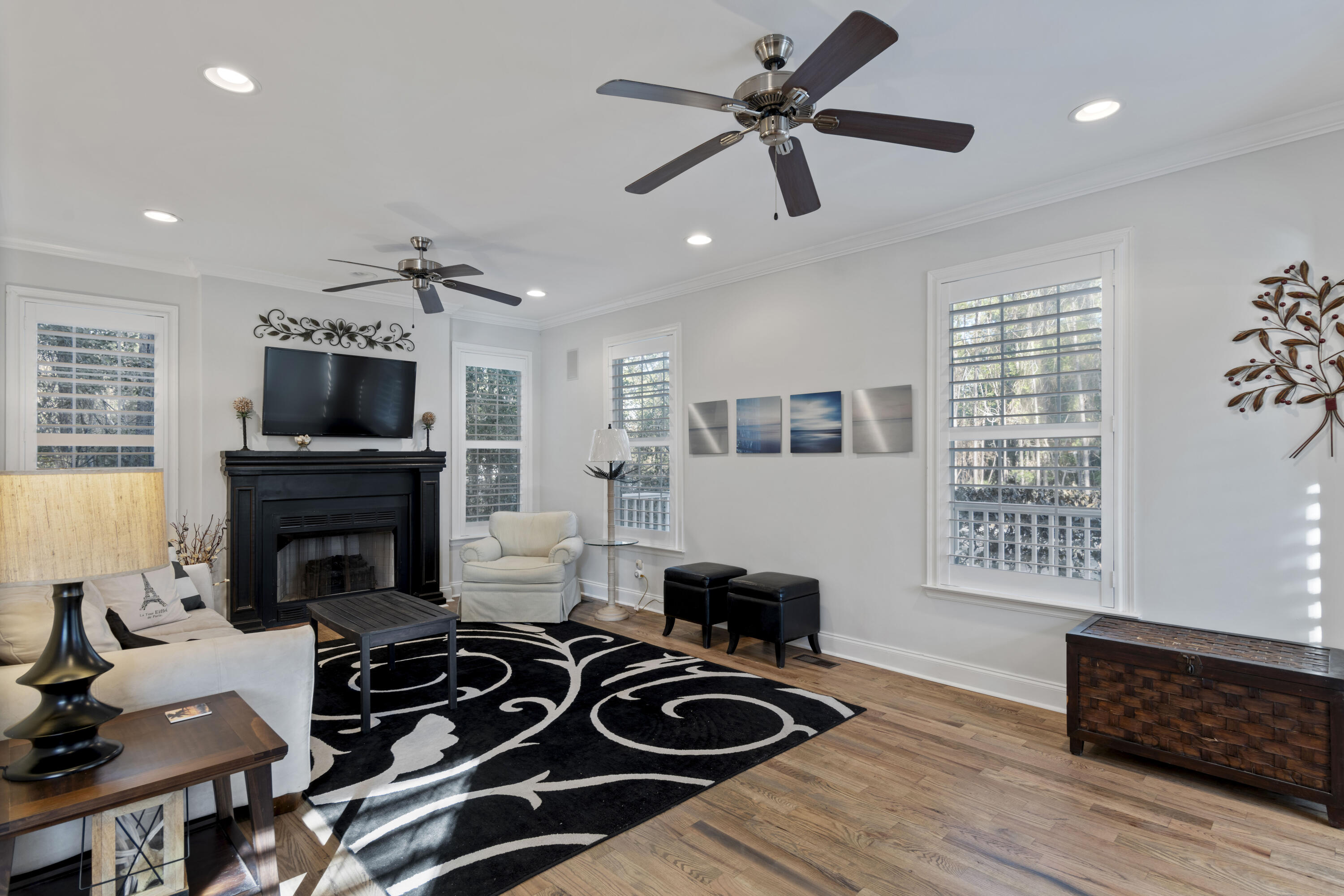 MAGNOLIA BEACH - Residential