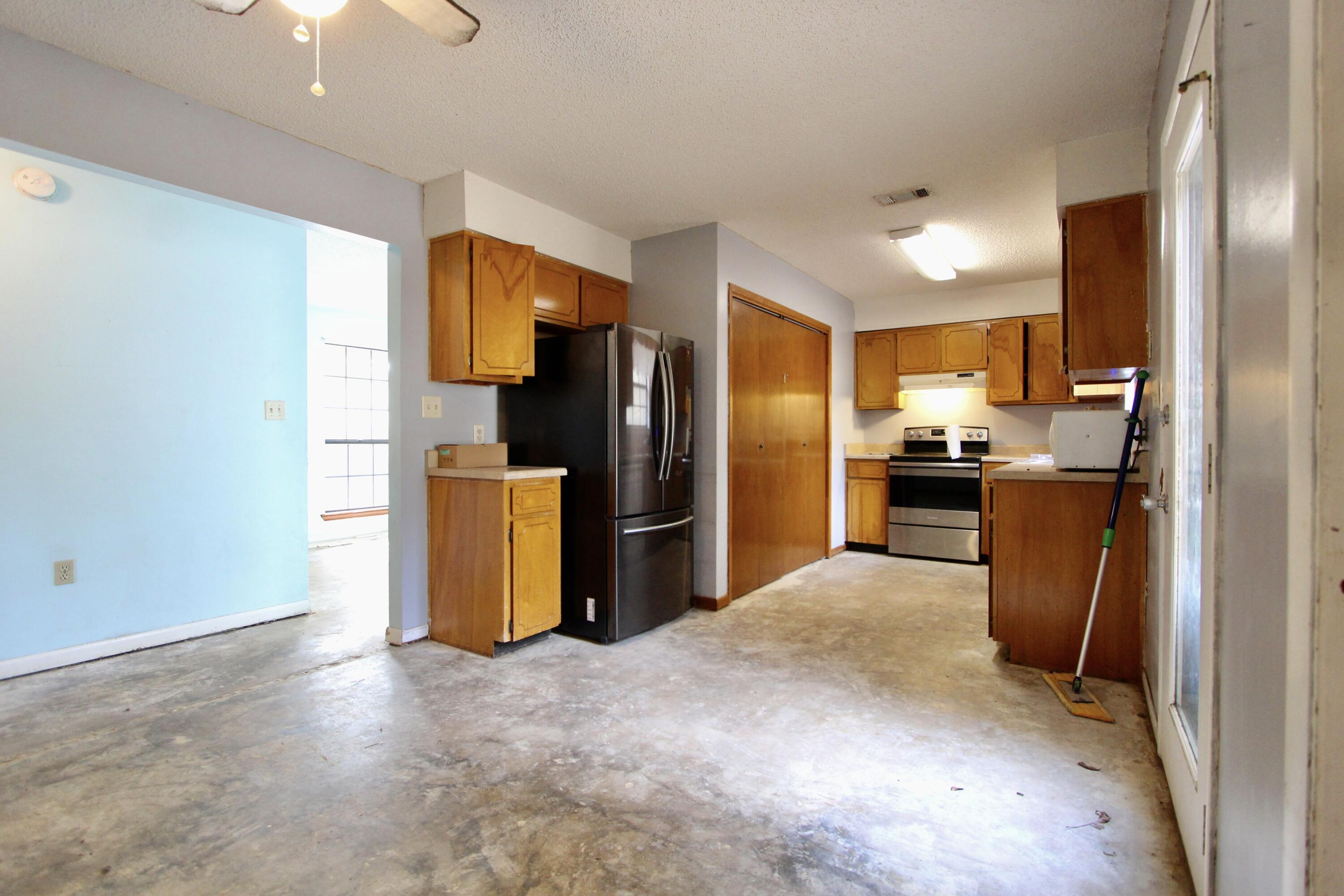 CORNER OAKS ESTATES - Residential