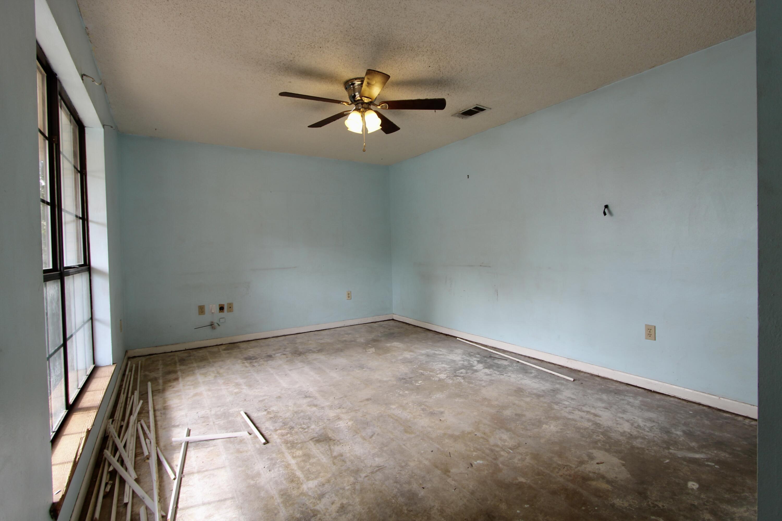 CORNER OAKS ESTATES - Residential