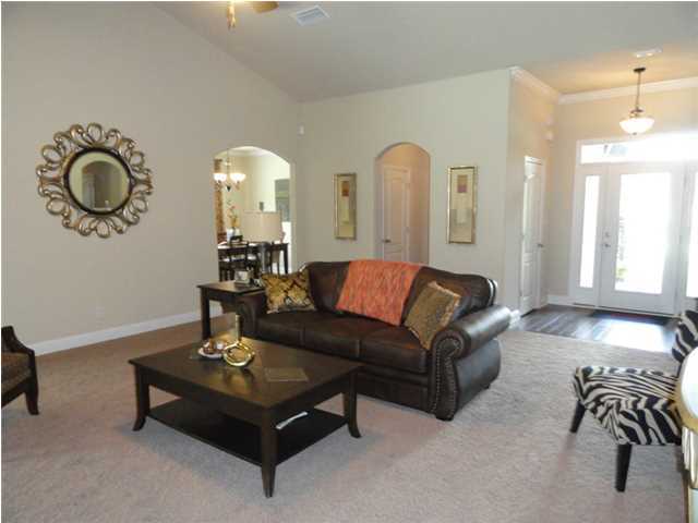 AUTUMN WOODS - Residential