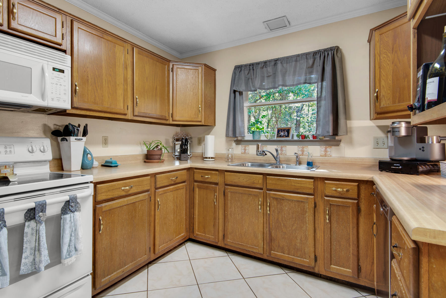 CARIBBEAN VILLAGE S UNIT 1 LOT 39 BLK B - Residential