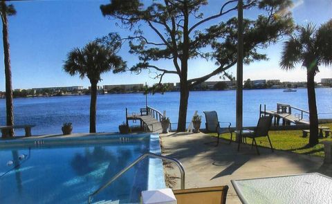 A home in Fort Walton Beach