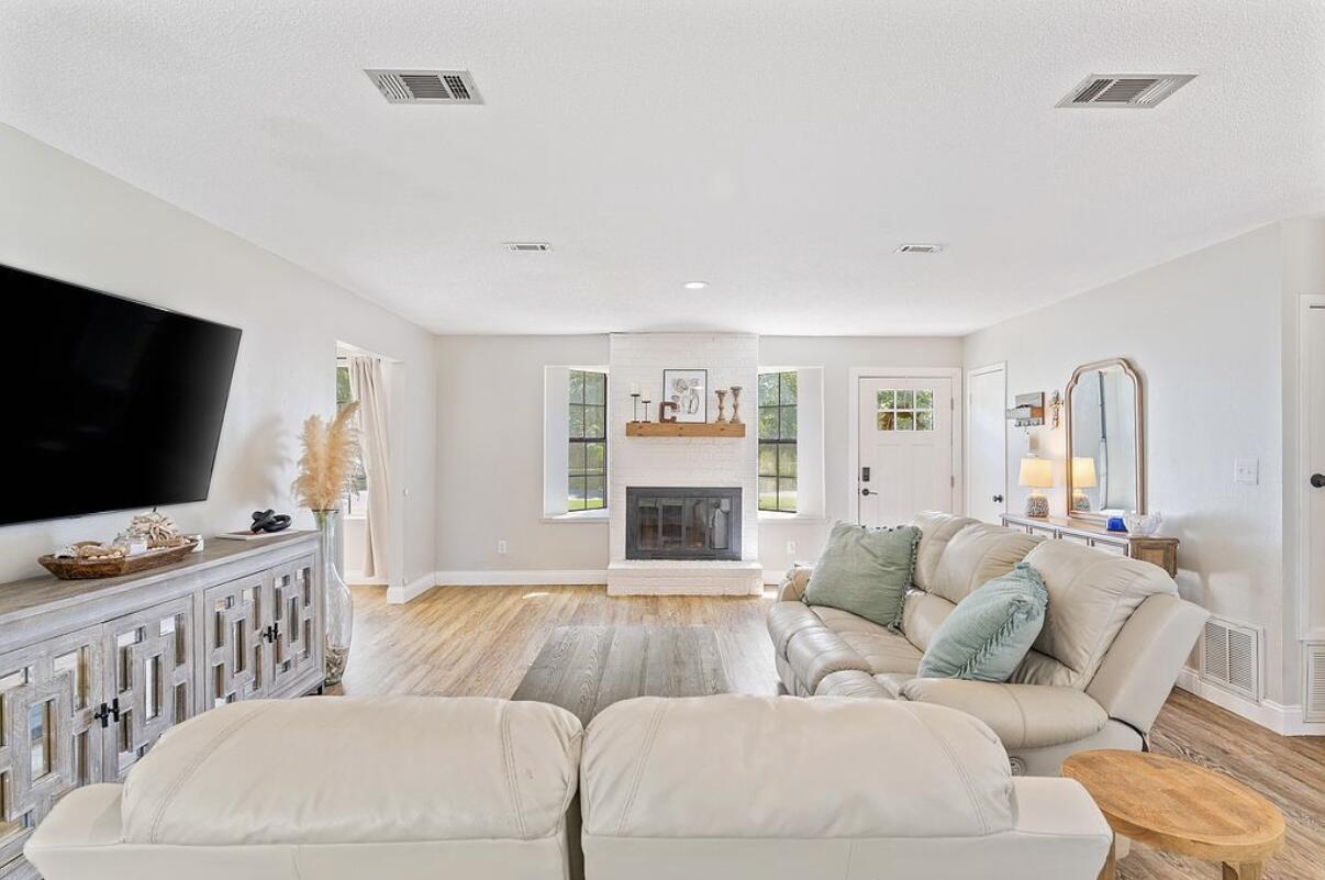 BAY CLIFF ESTATES - Residential