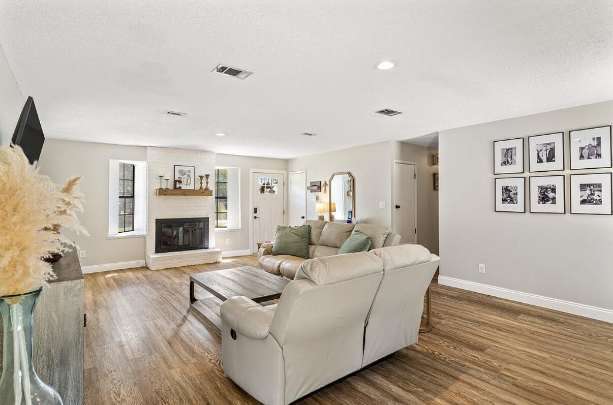 BAY CLIFF ESTATES - Residential