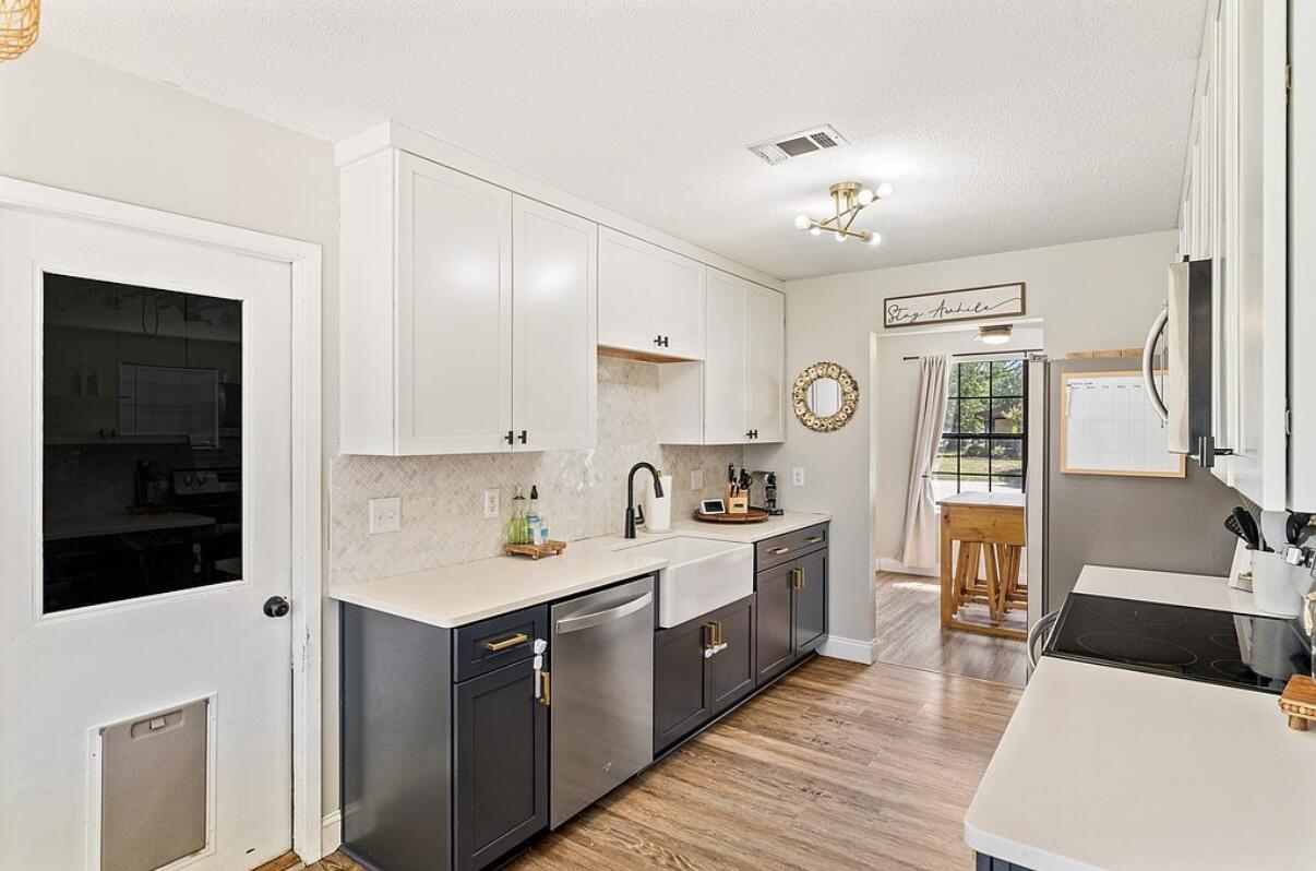 BAY CLIFF ESTATES - Residential