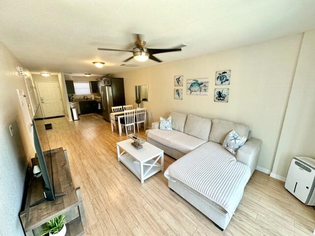 COMMODORES LANDING - Residential Lease