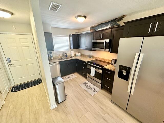 COMMODORES LANDING - Residential Lease