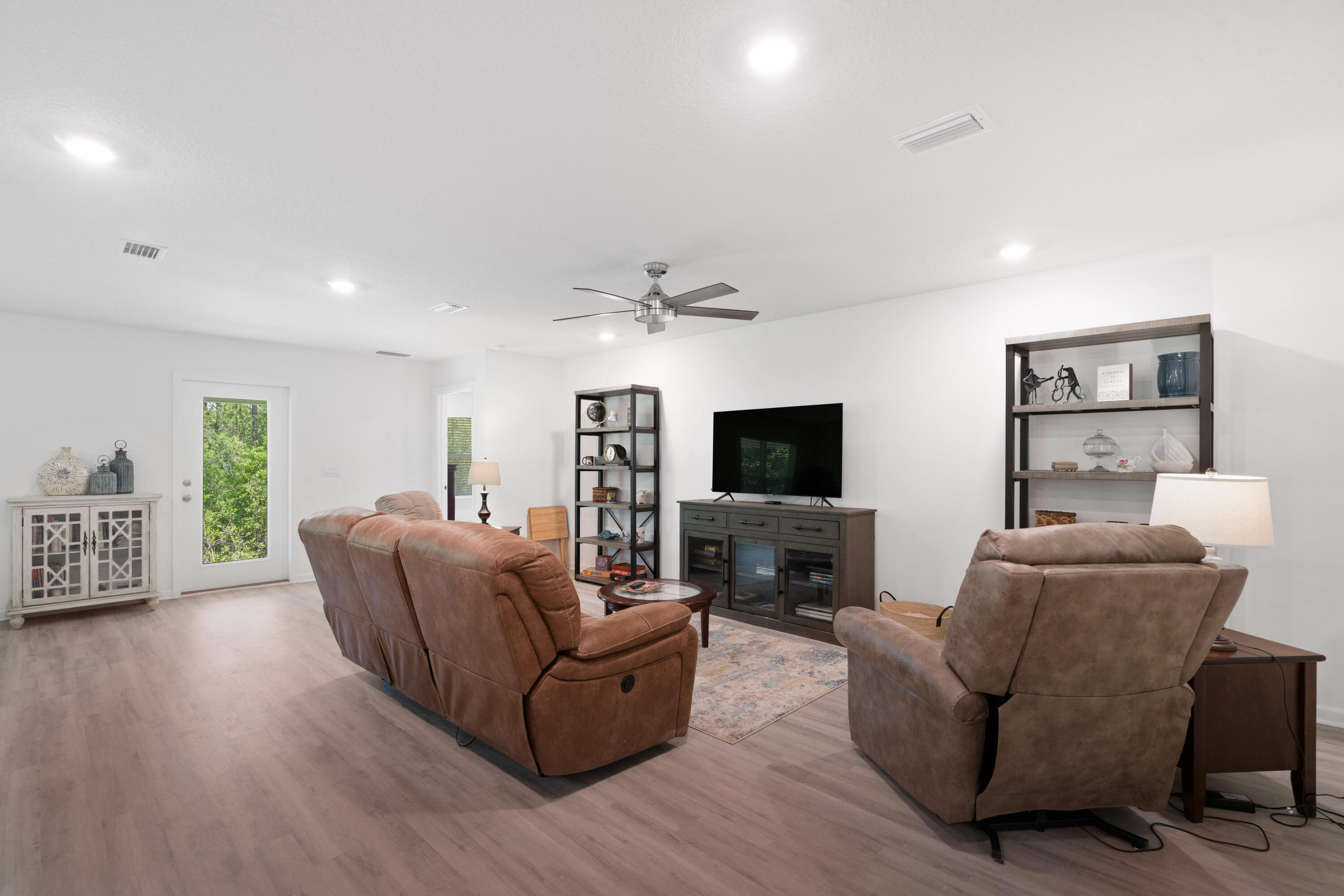 ASHTON PARK - Residential