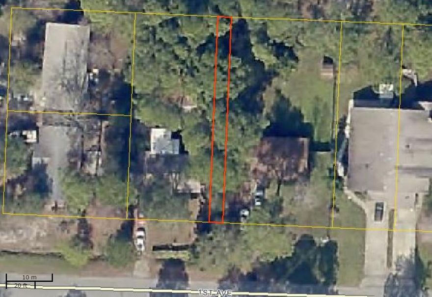 Deep narrow lot available for storage in the heart of Shalimar.