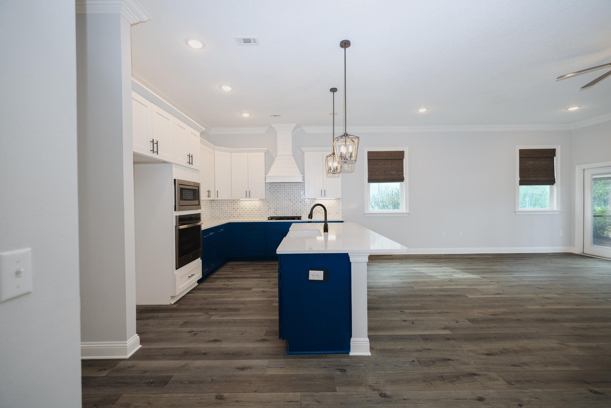 27-1S-22-1554-0000-002A - Residential