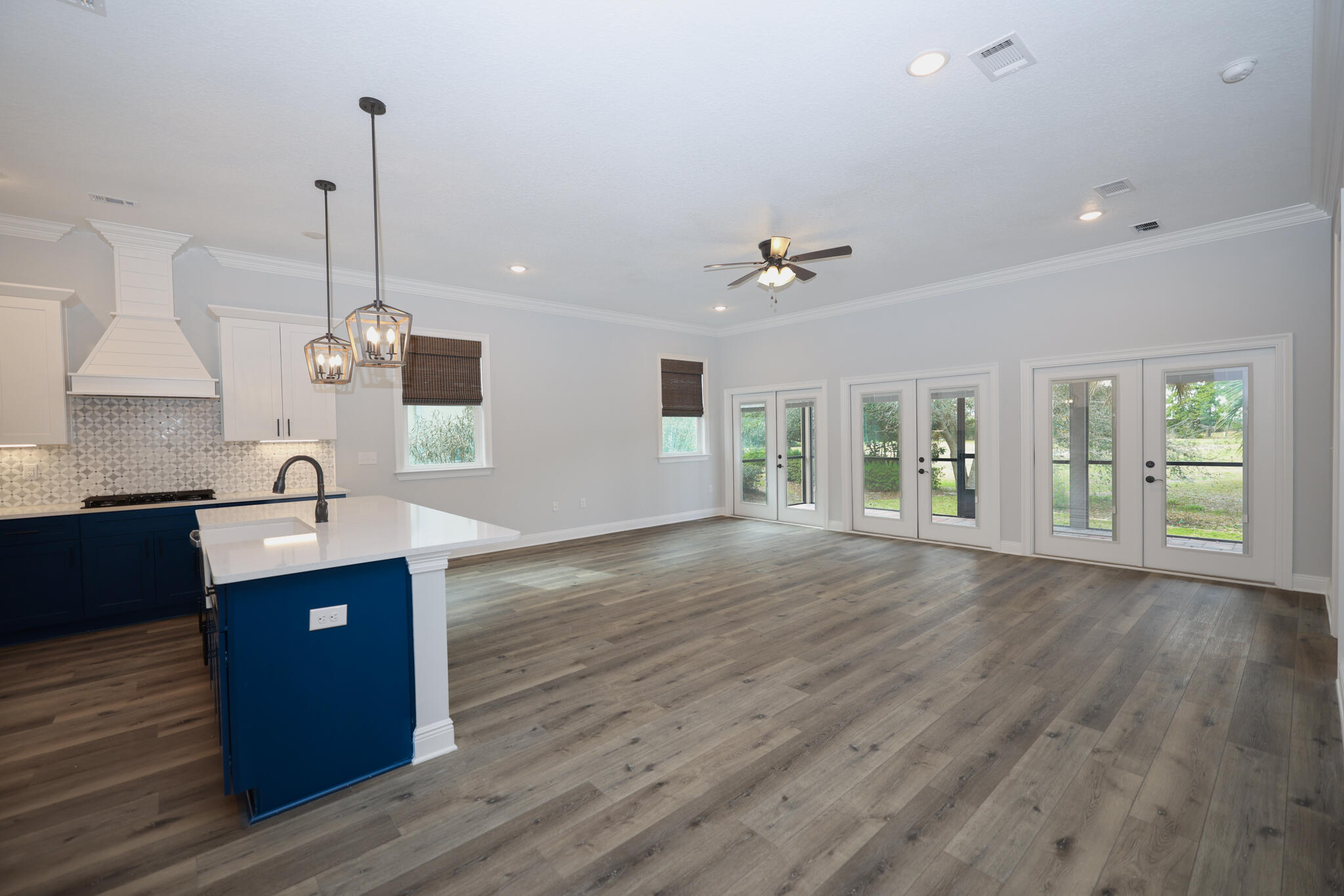 27-1S-22-1554-0000-002A - Residential