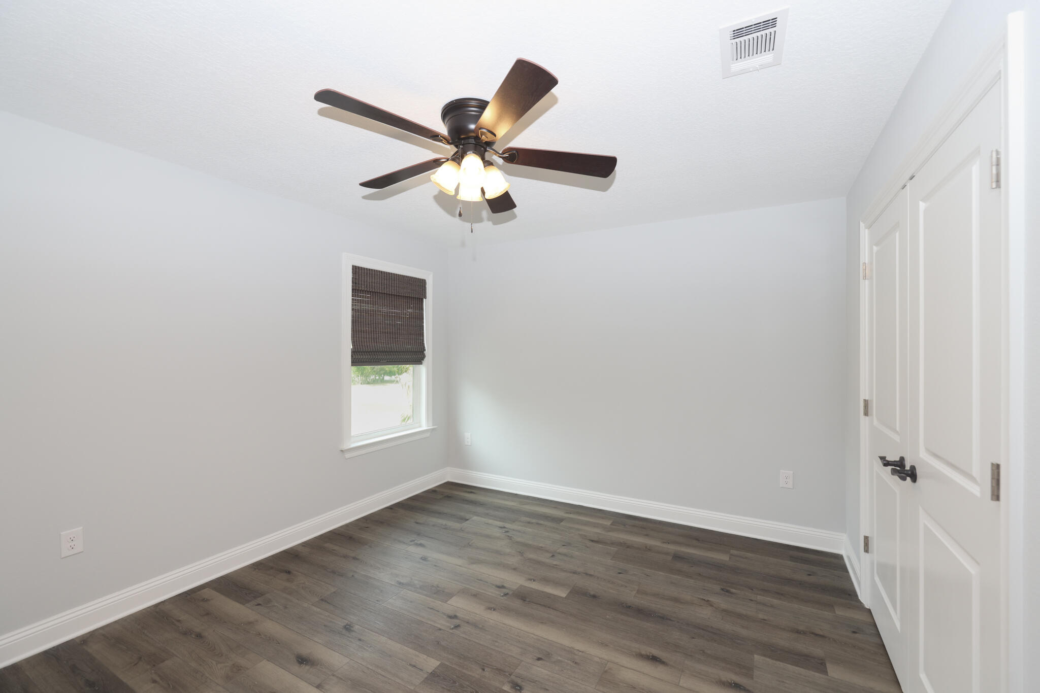 27-1S-22-1554-0000-002A - Residential