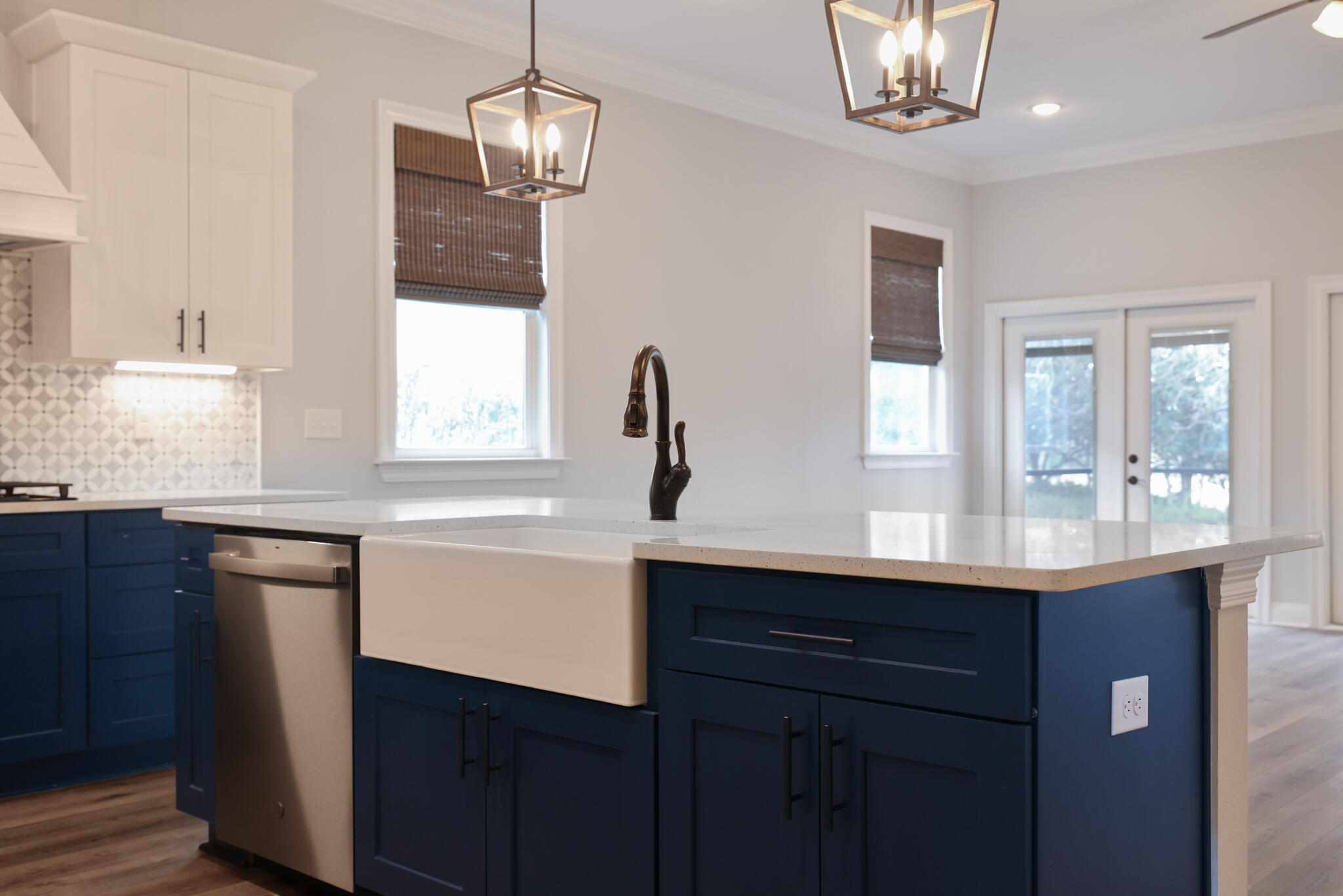 27-1S-22-1554-0000-002A - Residential