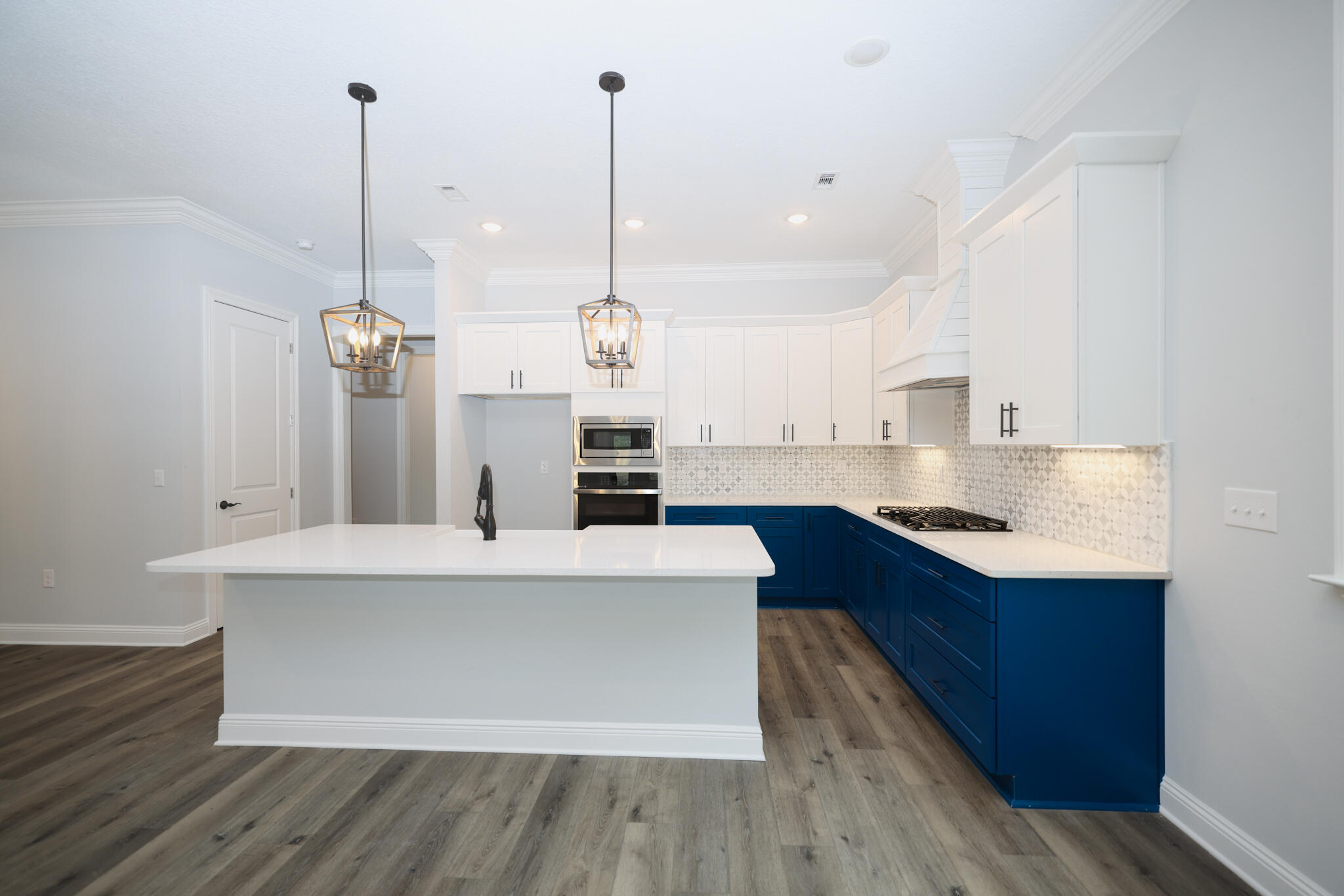 27-1S-22-1554-0000-002A - Residential