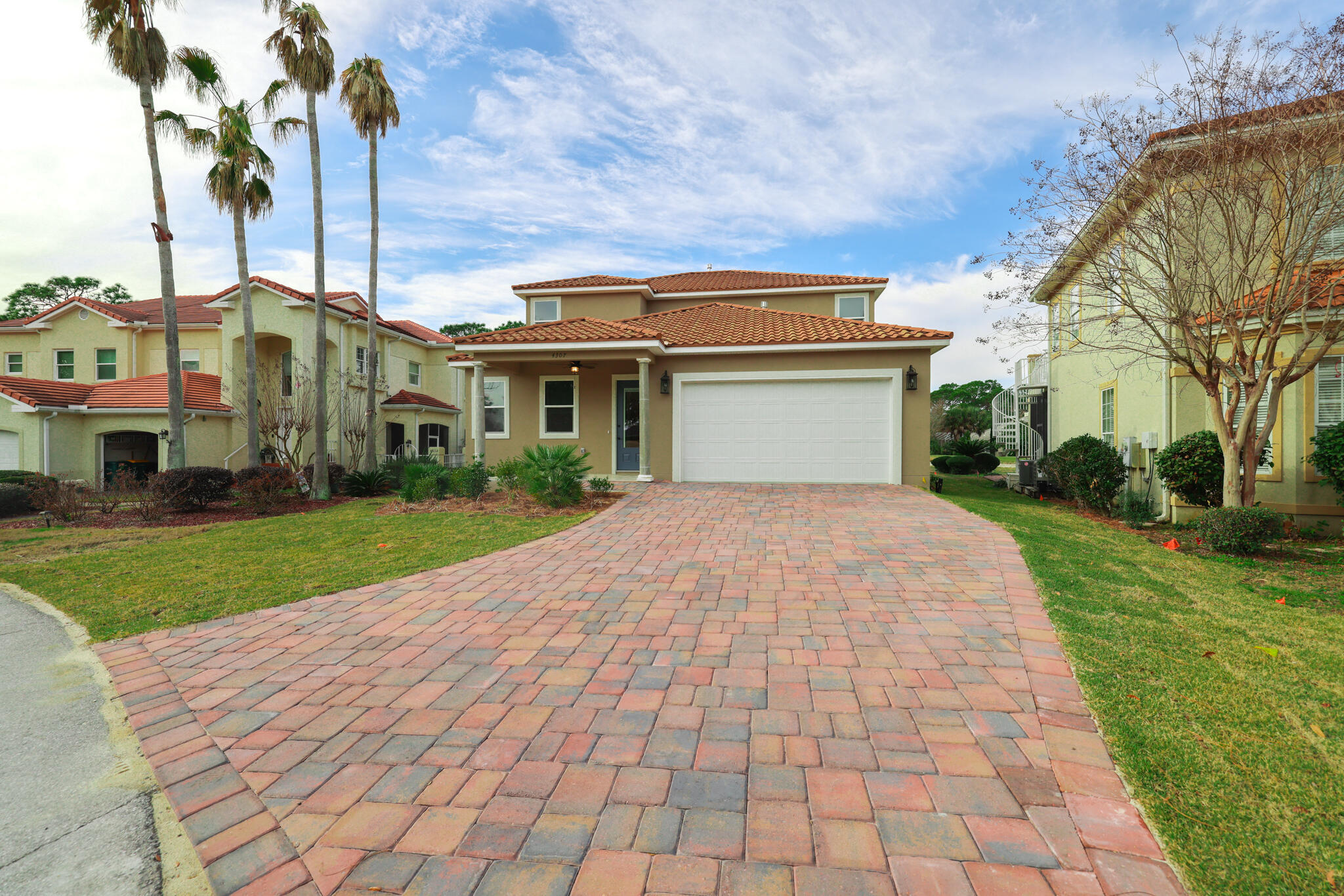 27-1S-22-1554-0000-002A - Residential