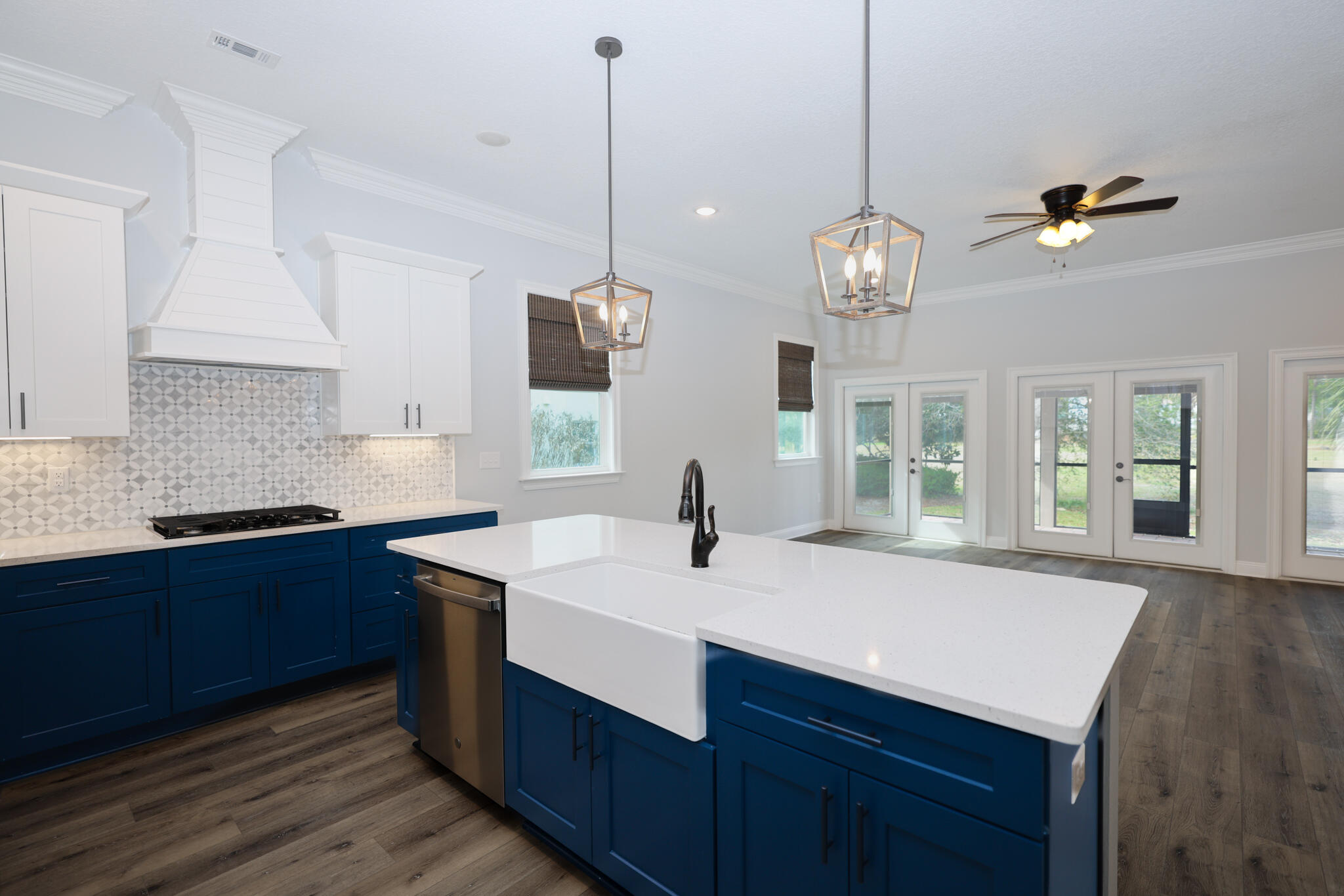 27-1S-22-1554-0000-002A - Residential