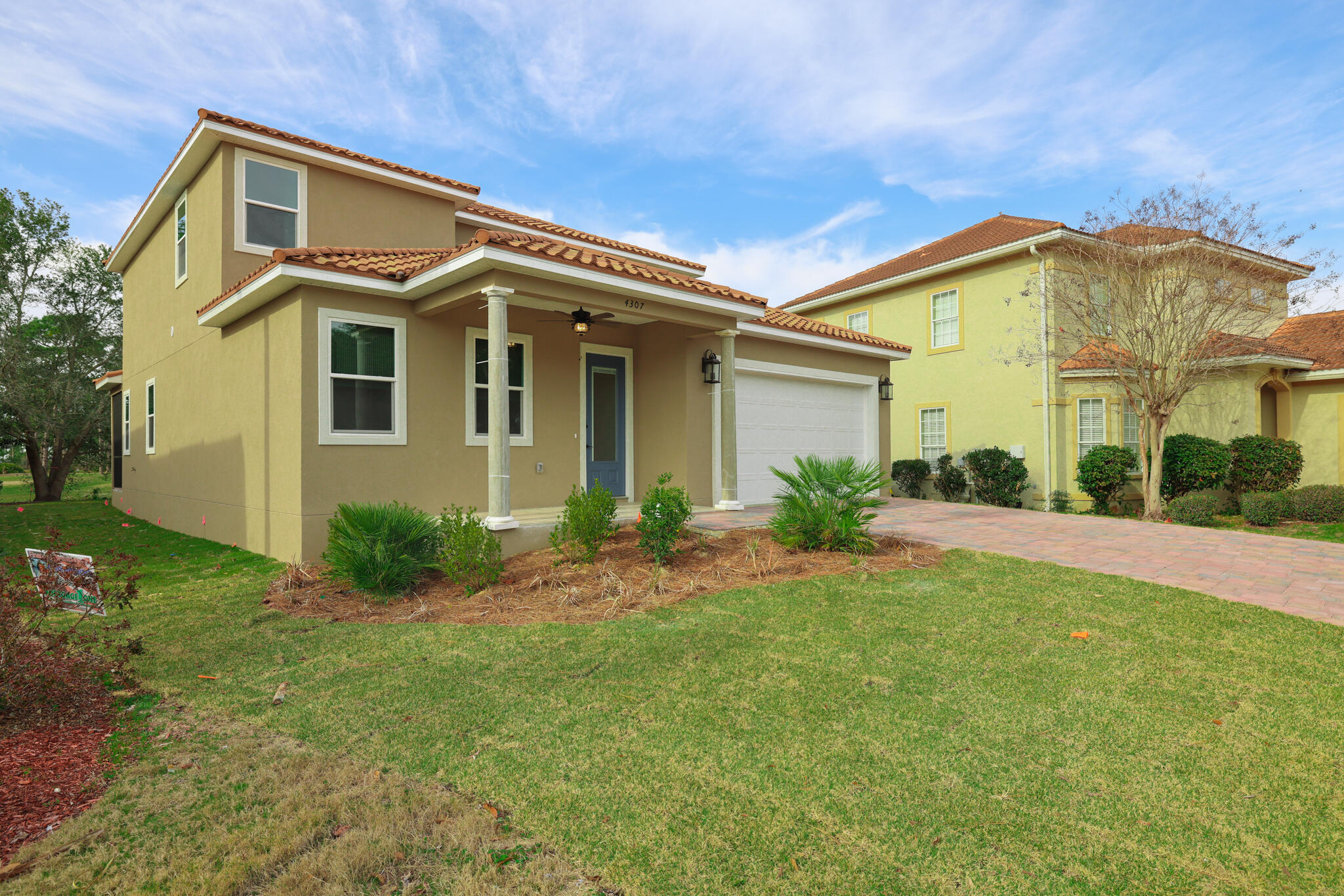 27-1S-22-1554-0000-002A - Residential