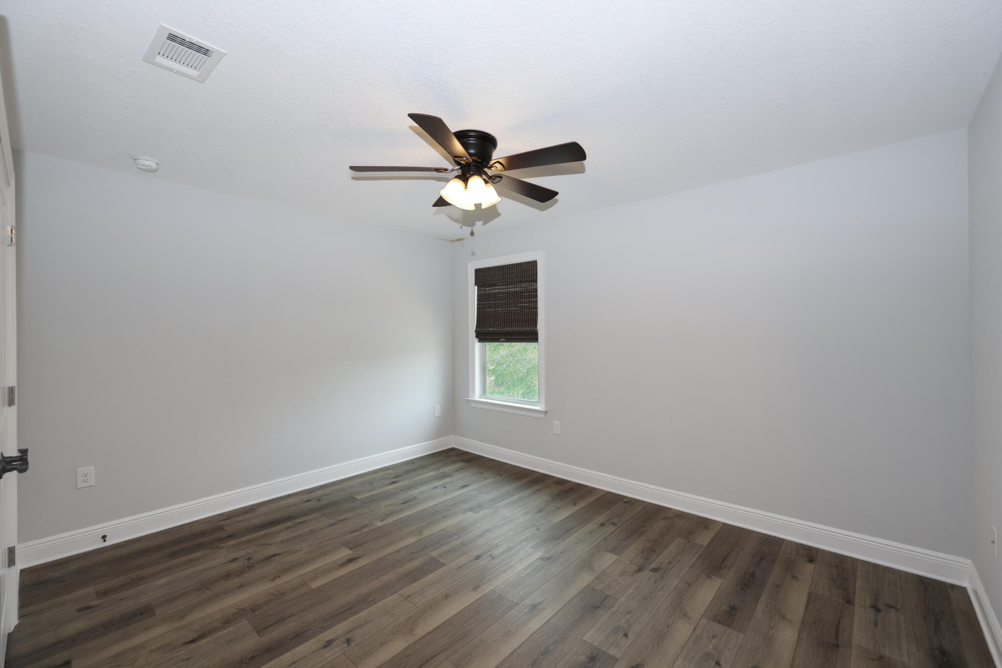 27-1S-22-1554-0000-002A - Residential