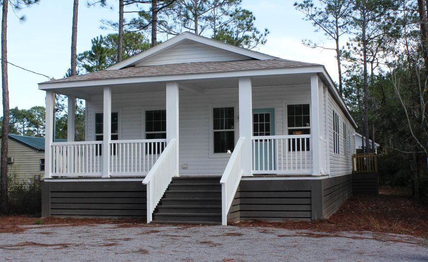 Beautiful site built home (built in 2018) with open kitchen, dining area, and den. Gleaming hardwood floors, crown molding, and French doors that look pretty open or closed. Spacious Master bath with garden tub and walk in closet. Bright cheery rooms with lots of sunlight, great for entertaining. Large front porch and back yard.