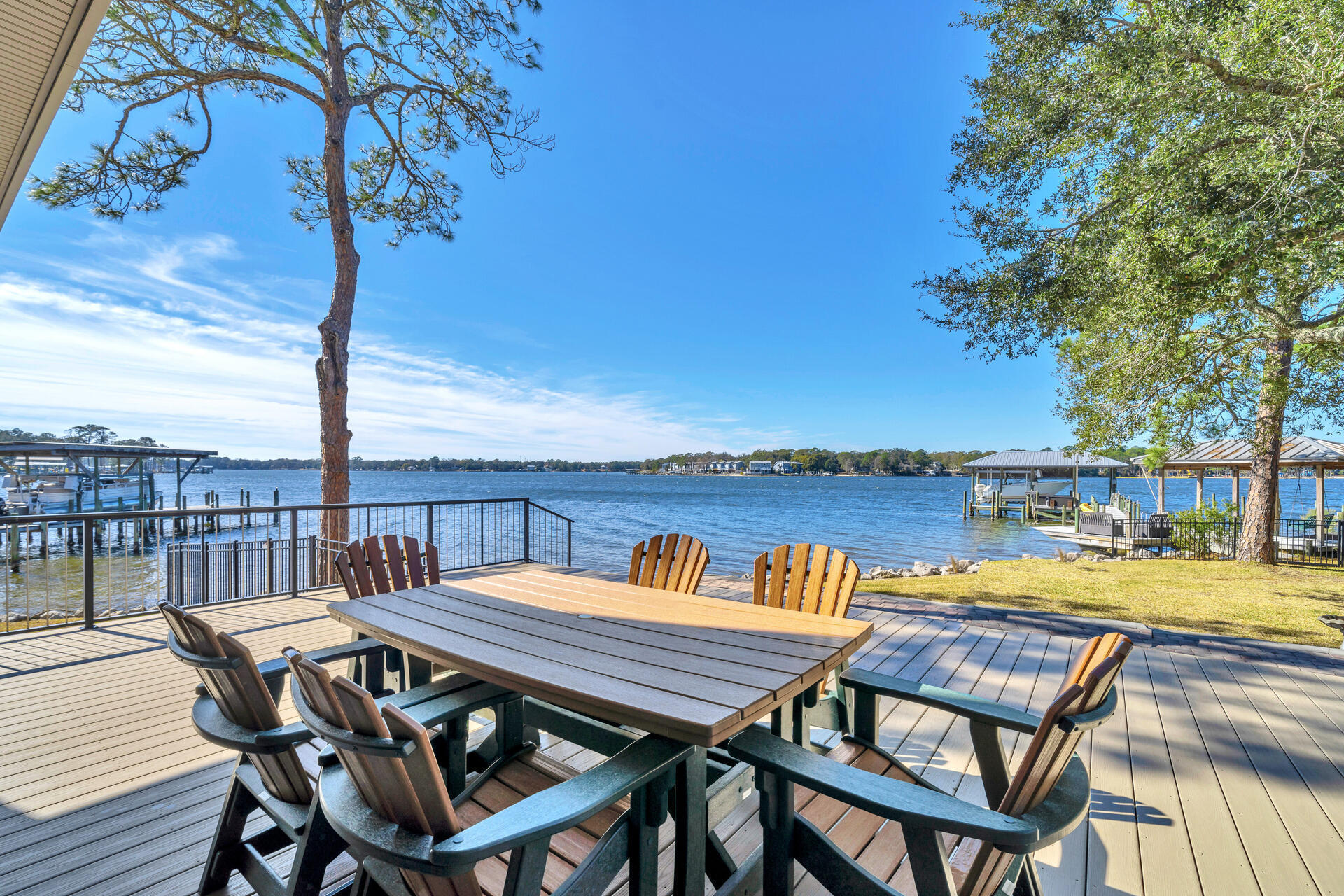 GREY MOSS POINT - Residential