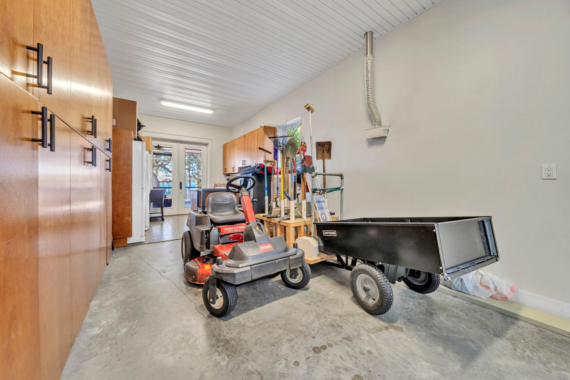GREY MOSS POINT - Residential