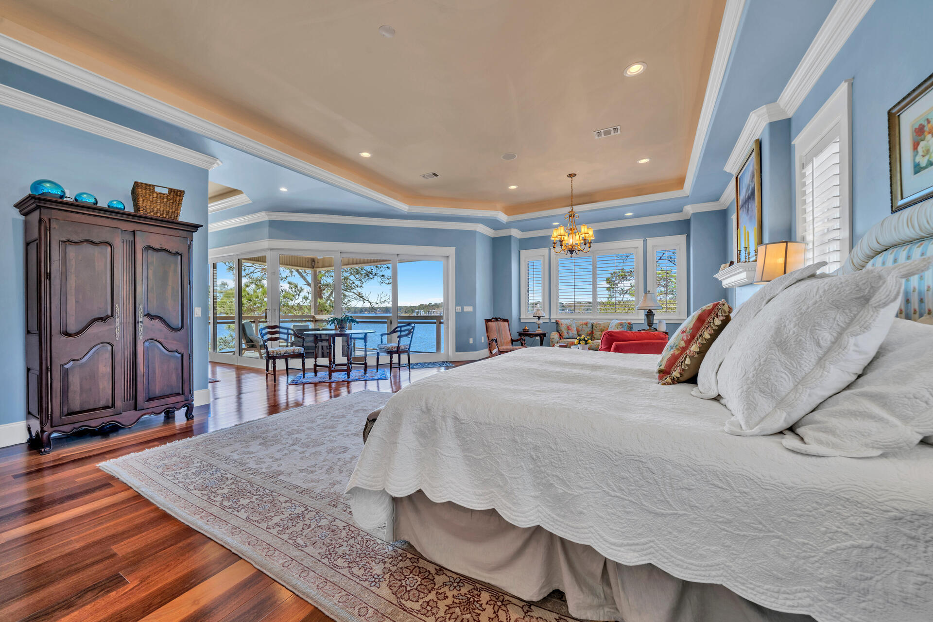 GREY MOSS POINT - Residential