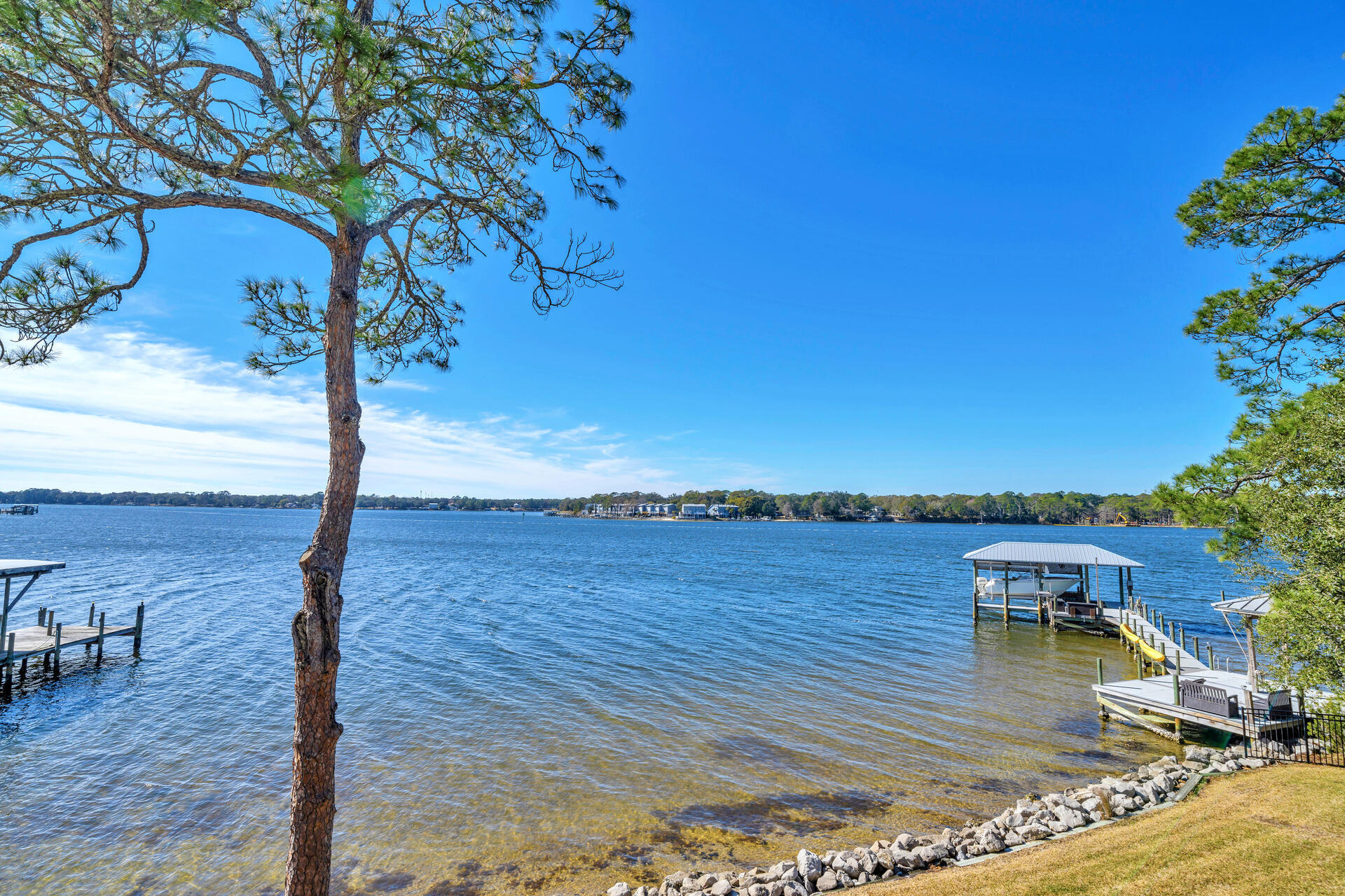 GREY MOSS POINT - Residential