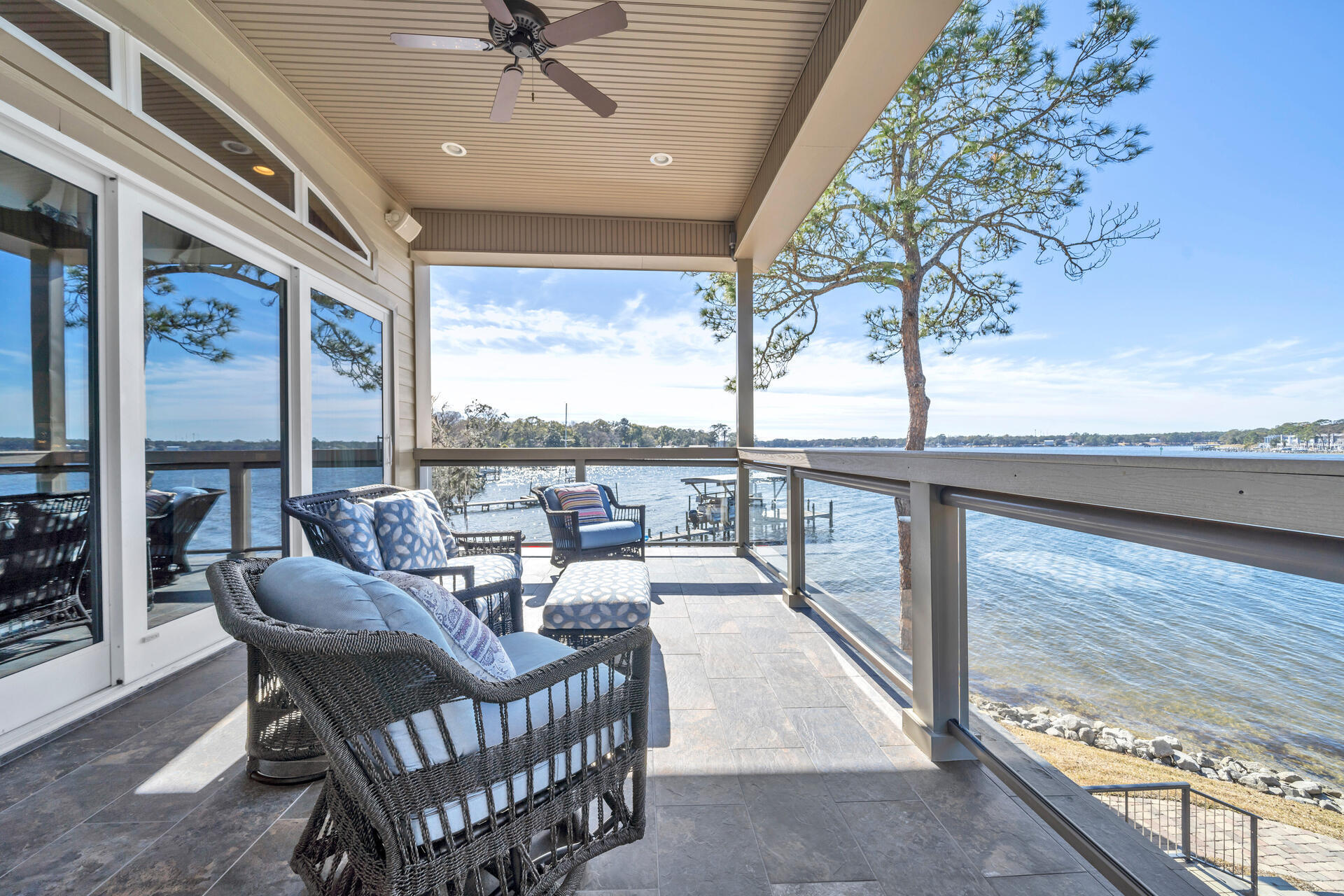 GREY MOSS POINT - Residential