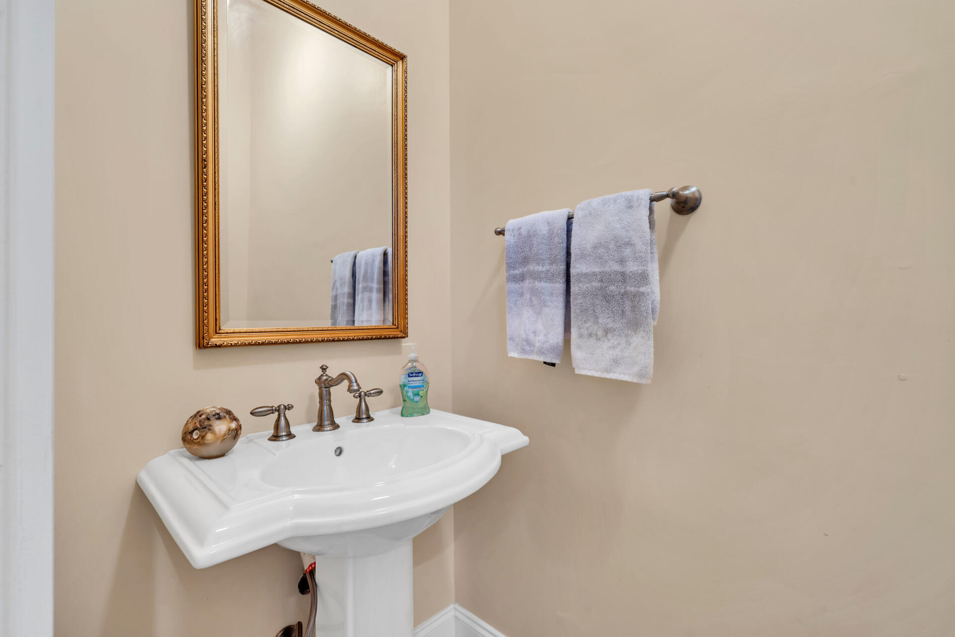 GREY MOSS POINT - Residential