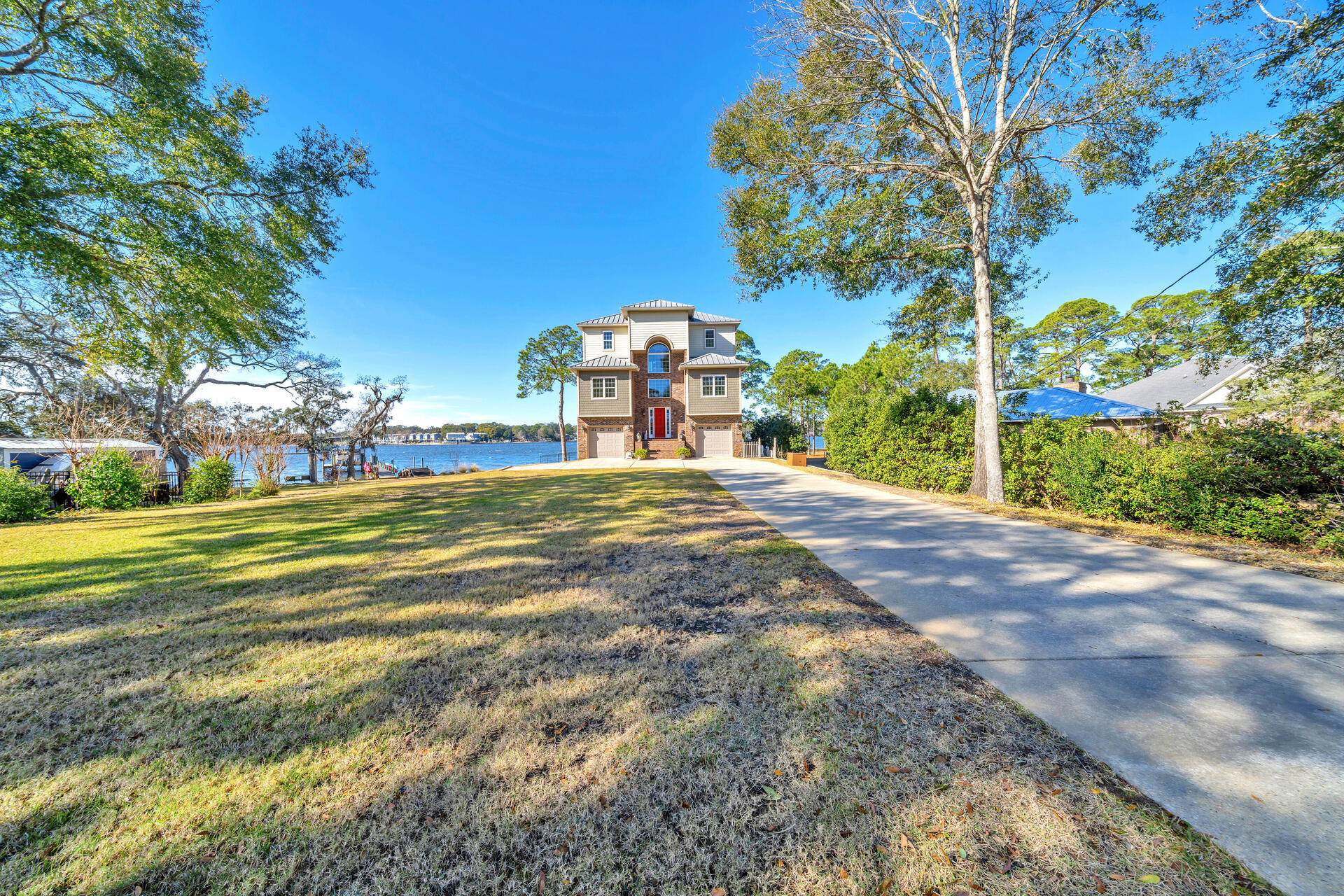 GREY MOSS POINT - Residential