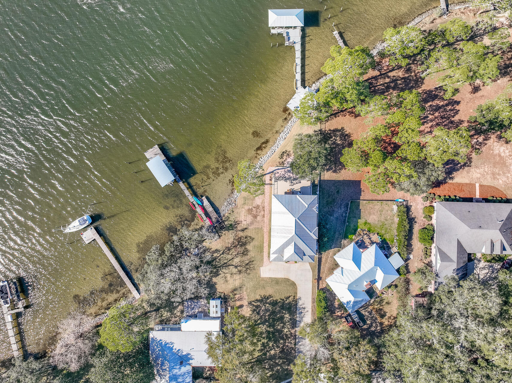 GREY MOSS POINT - Residential