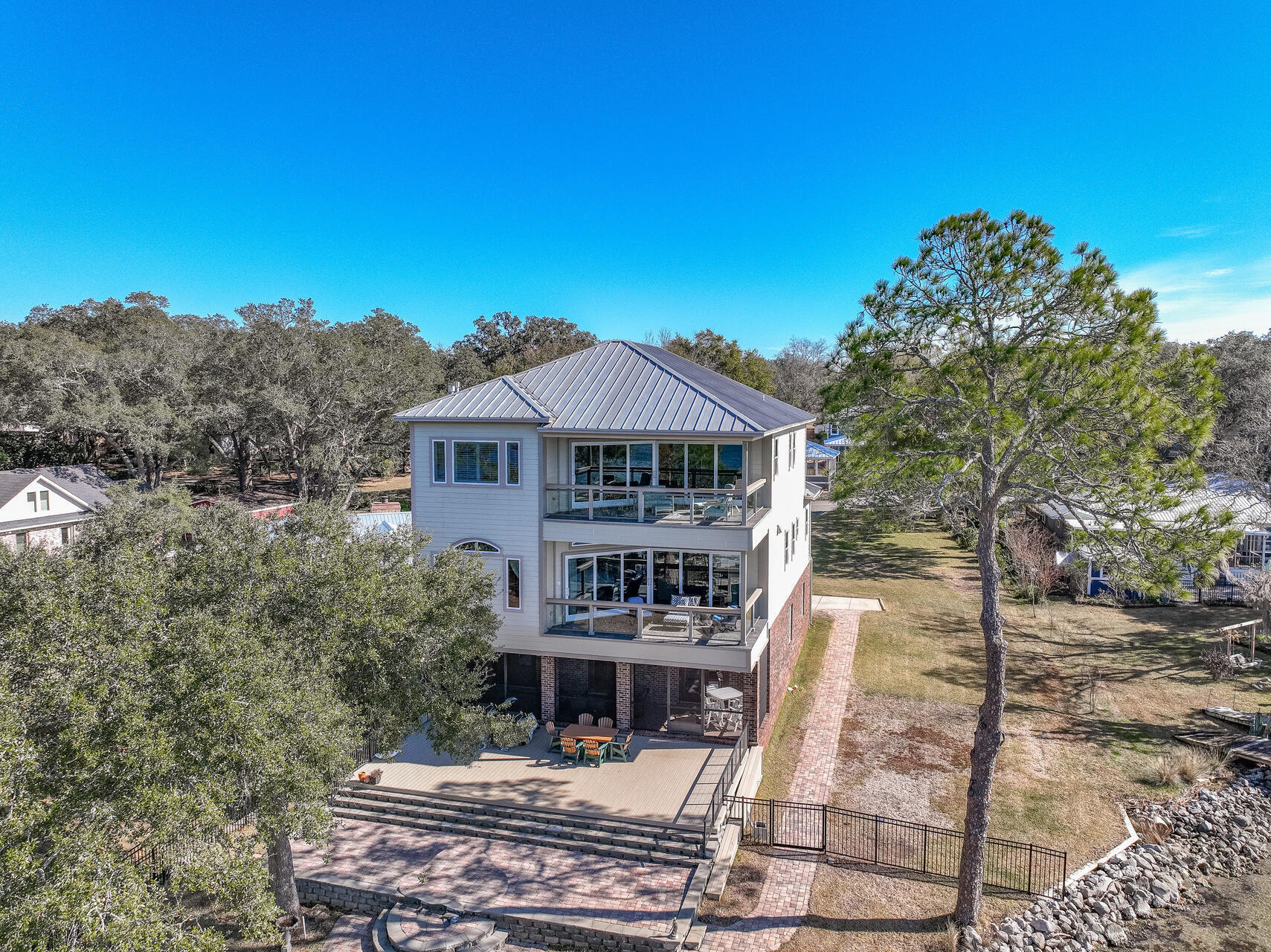 GREY MOSS POINT - Residential