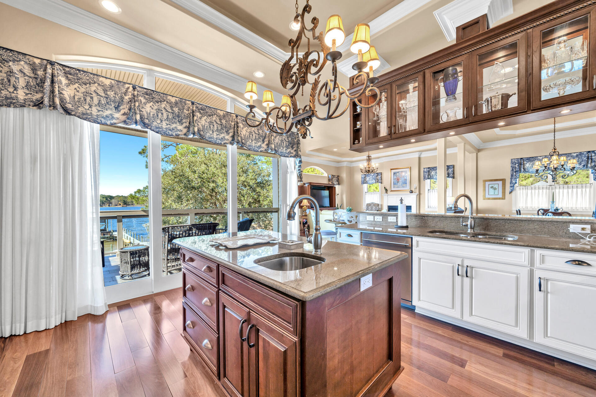 GREY MOSS POINT - Residential