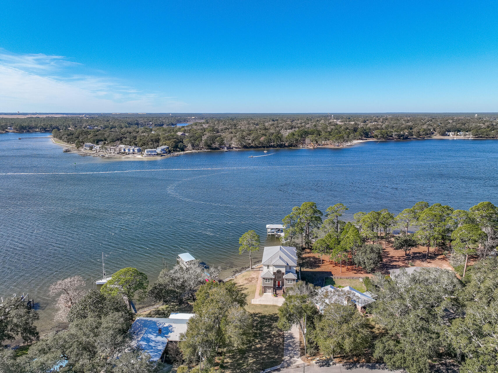 GREY MOSS POINT - Residential