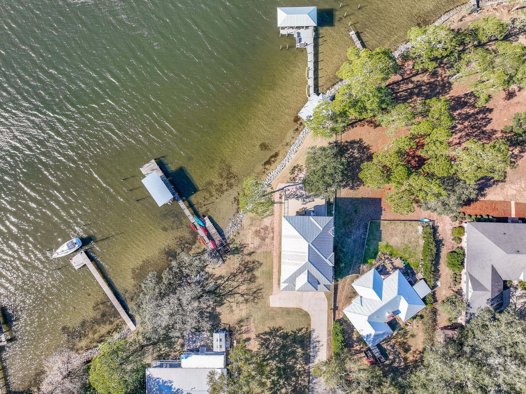 GREY MOSS POINT - Residential