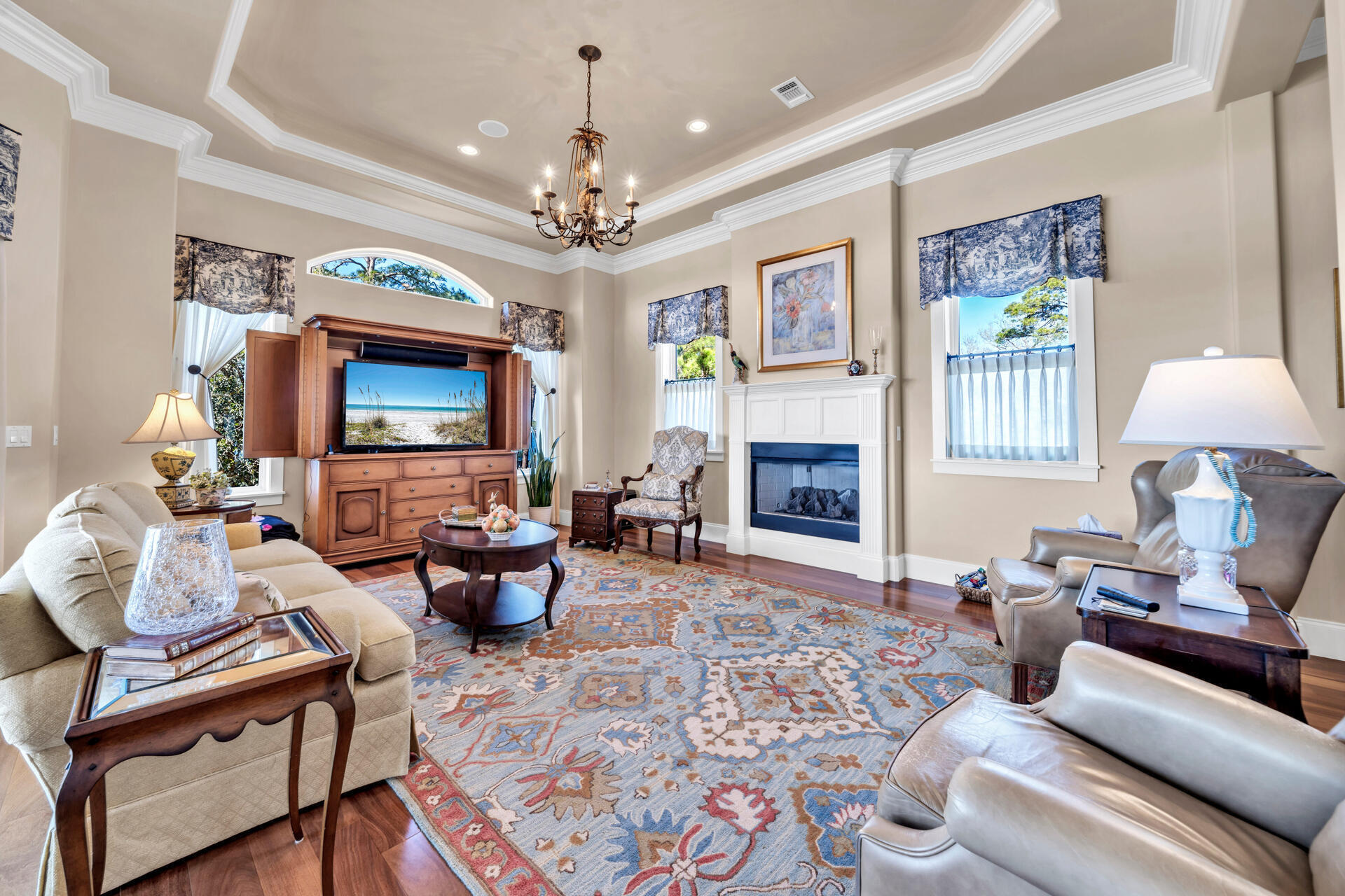 GREY MOSS POINT - Residential
