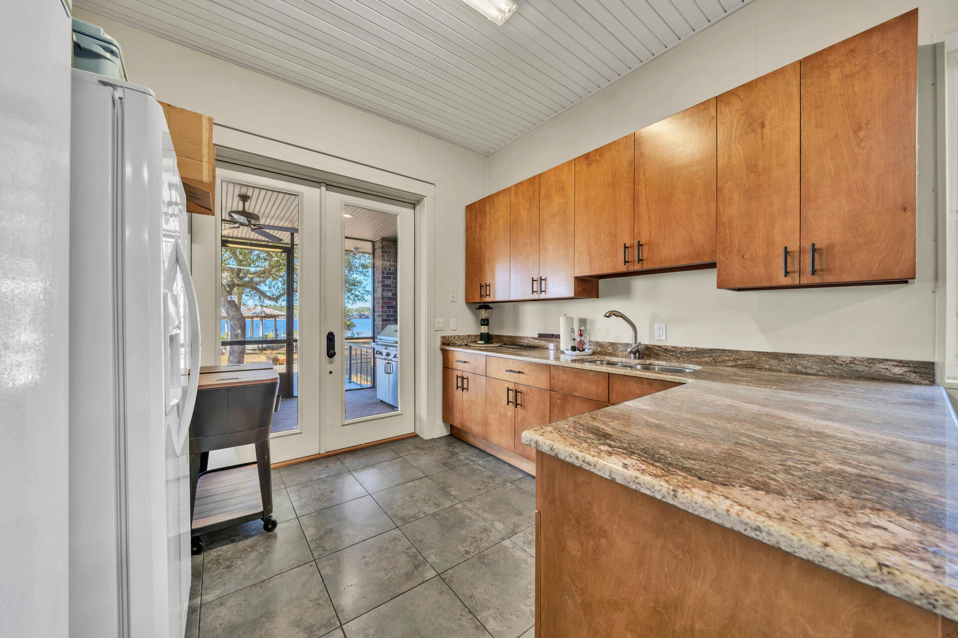 GREY MOSS POINT - Residential