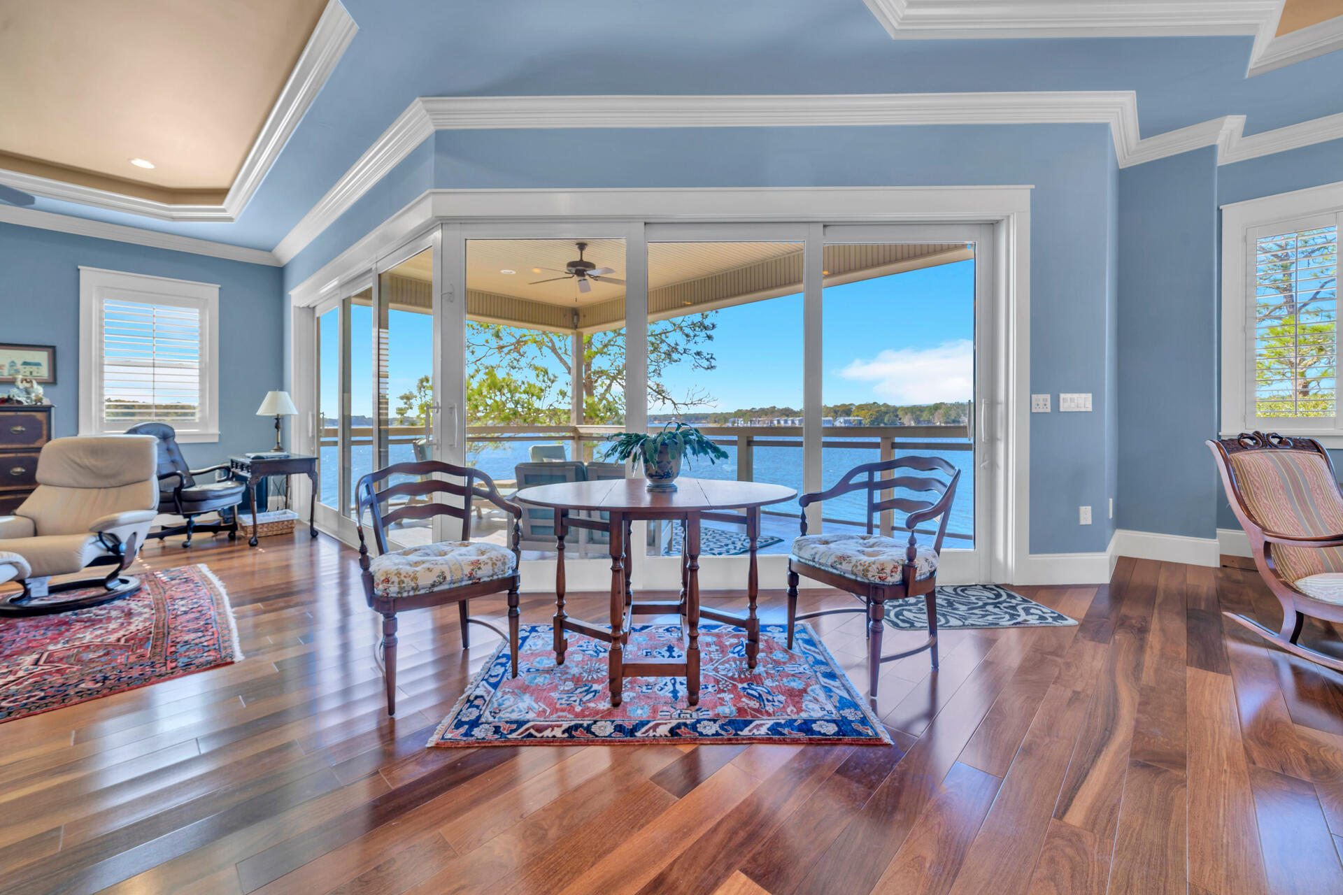 GREY MOSS POINT - Residential