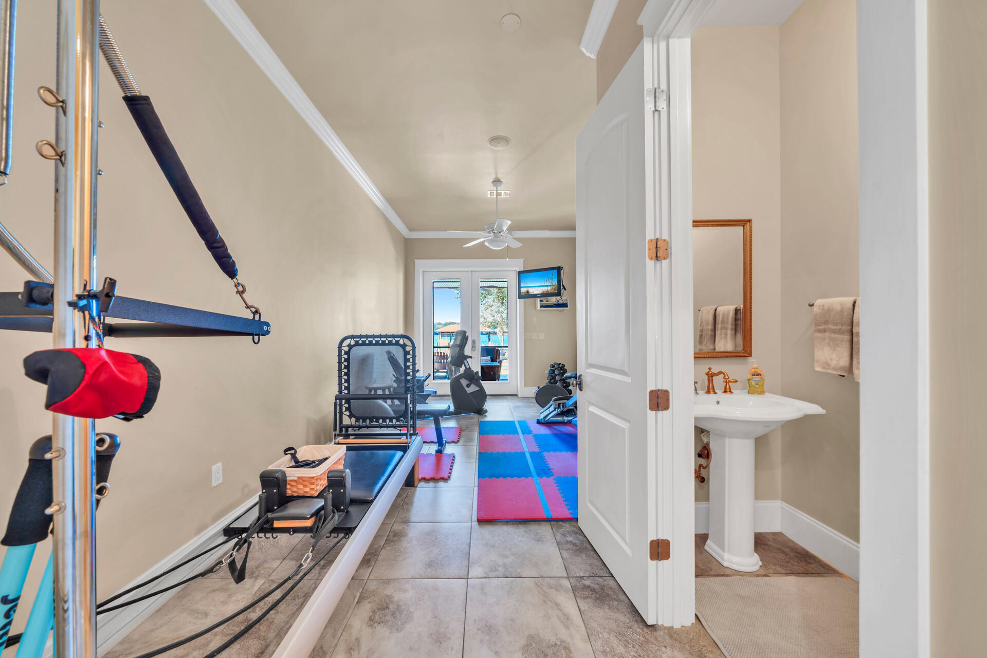 GREY MOSS POINT - Residential
